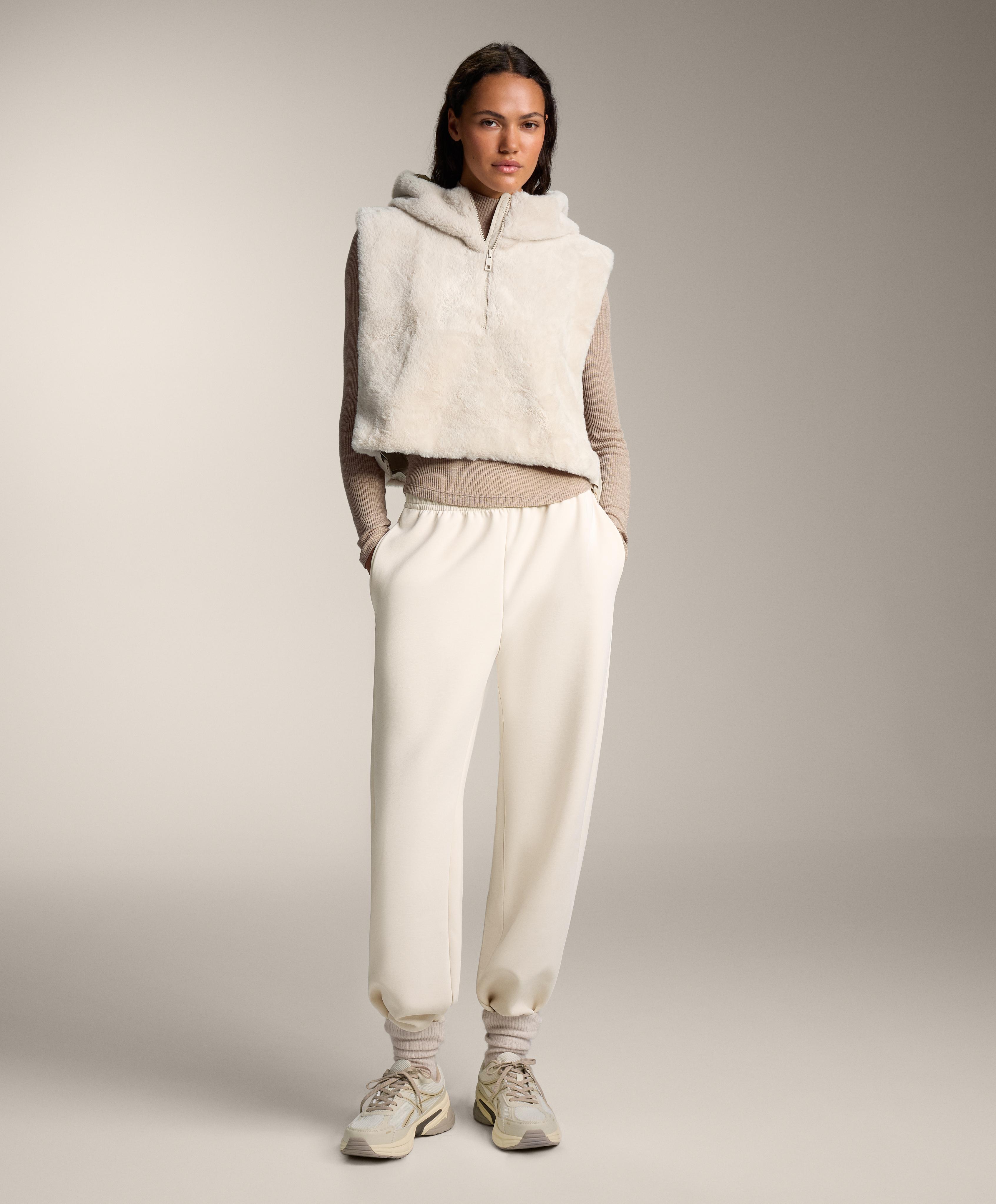 เสื้อกั๊กแต่งขนสัตว์เทียมมีฮู้ด