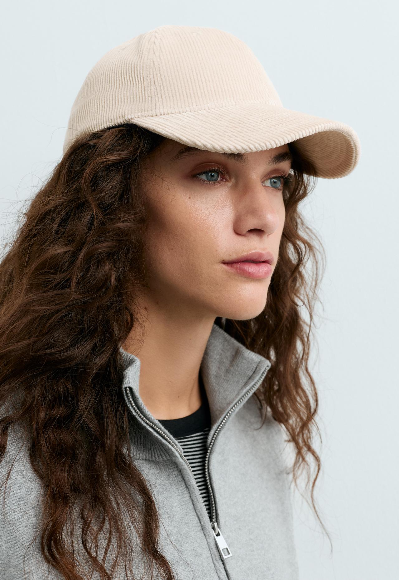 Corduroy cap — VANILLA
