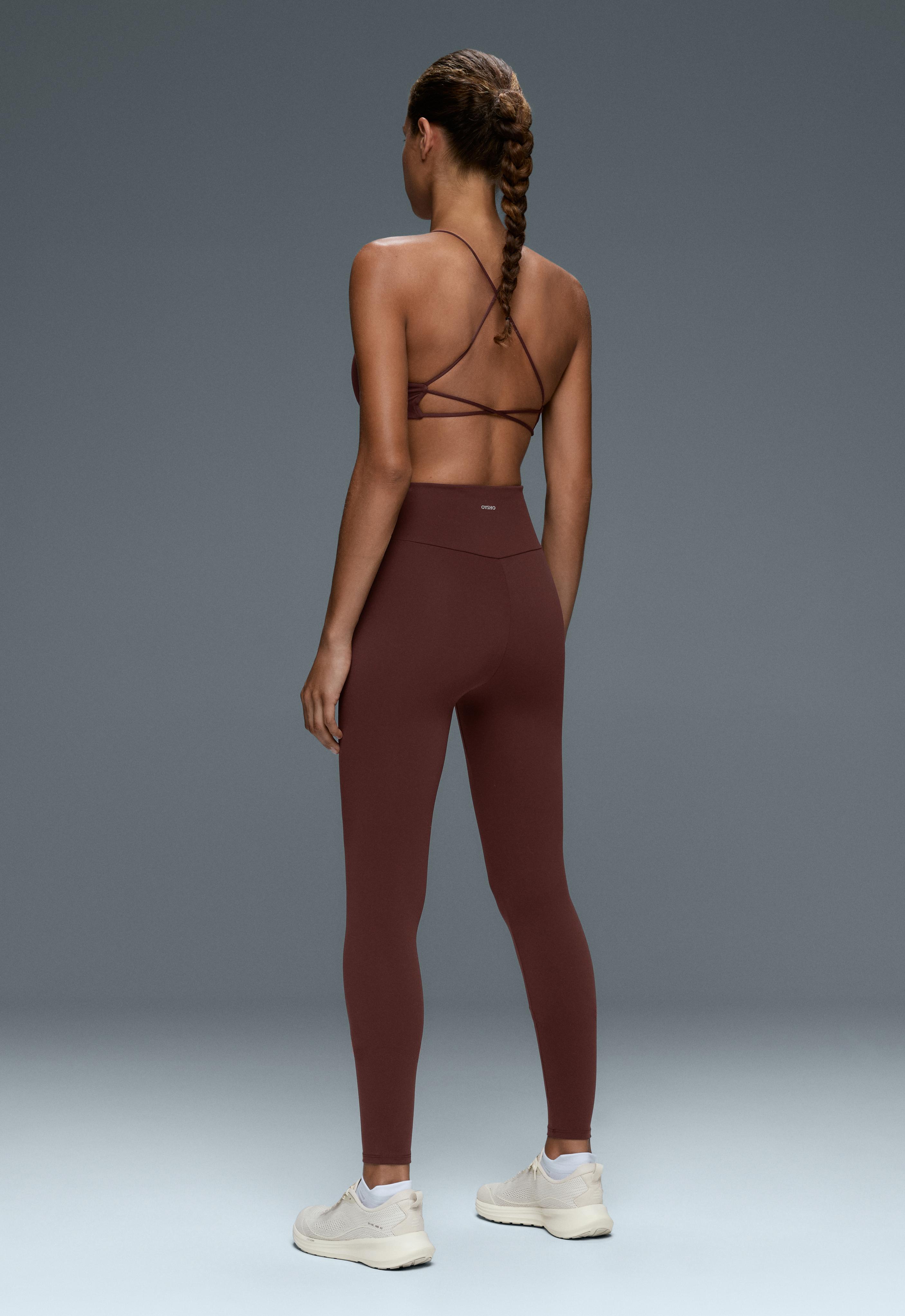 Low-support Comfortlux crossover sports bra — CHOCOLATE