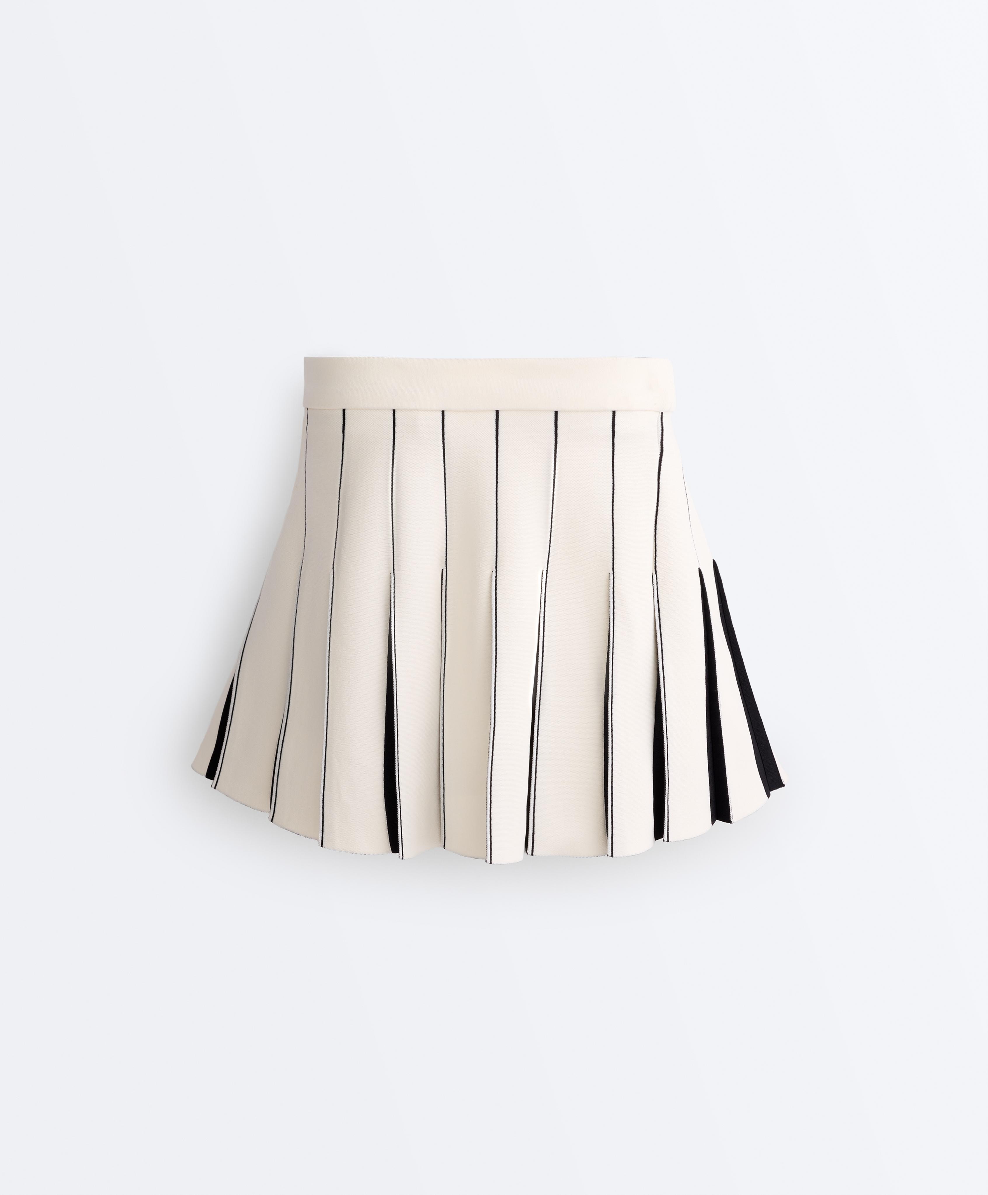 Short high rise seamless pleated skirt — PALE ECRU
