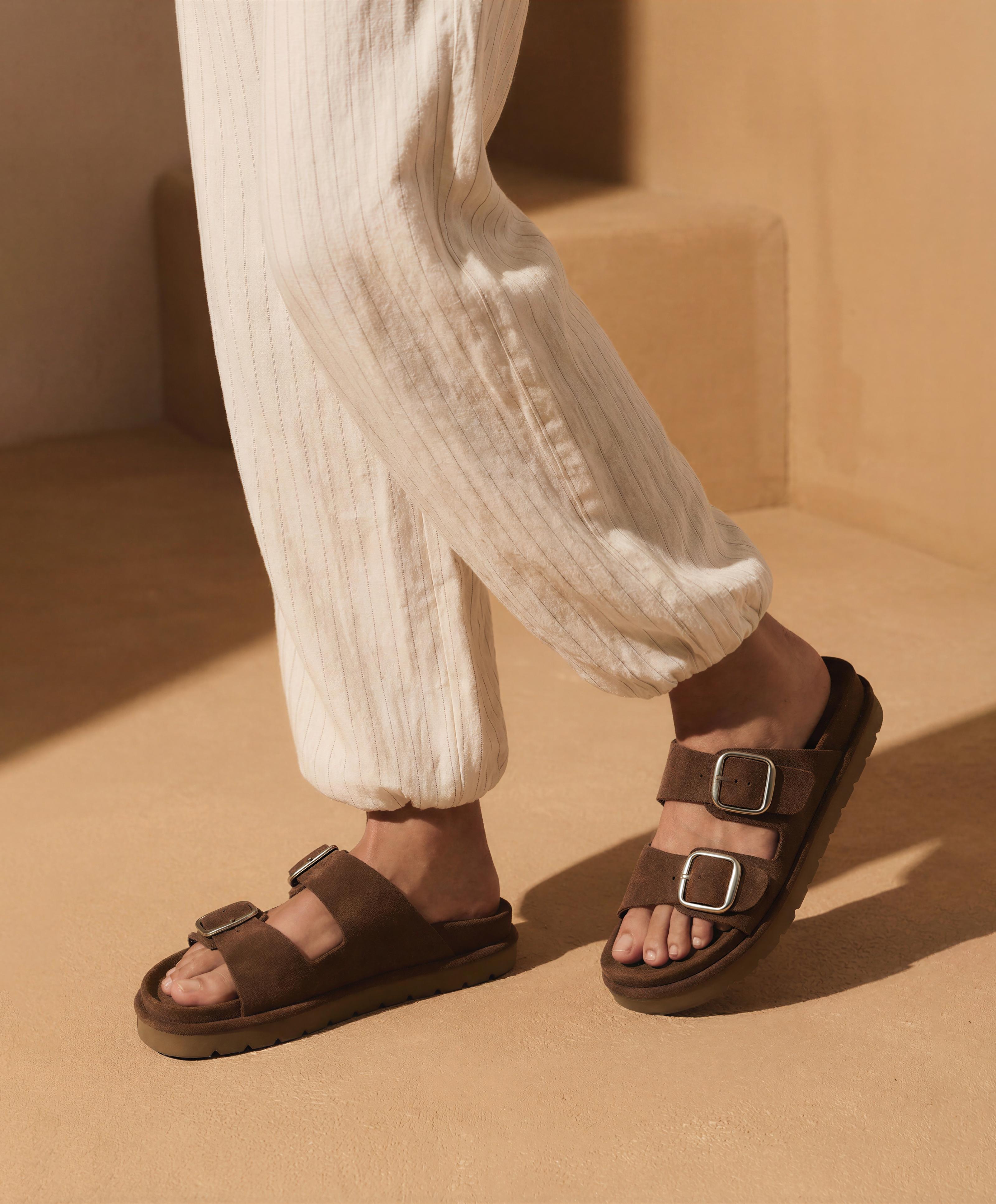 Buckle split-leather platform sandals — BROWN