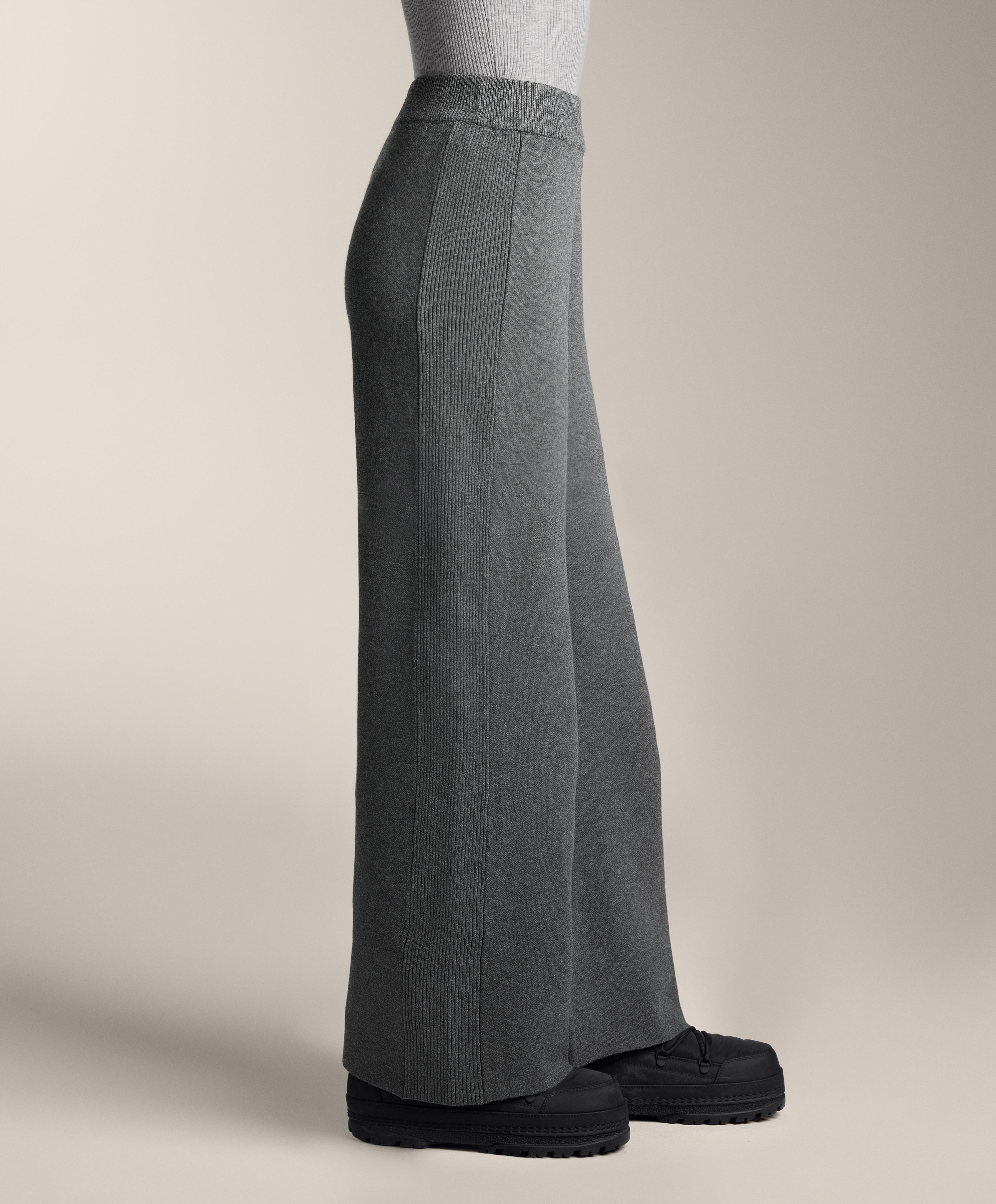 بنطلون مستقيم محاك مضلع على الجانب