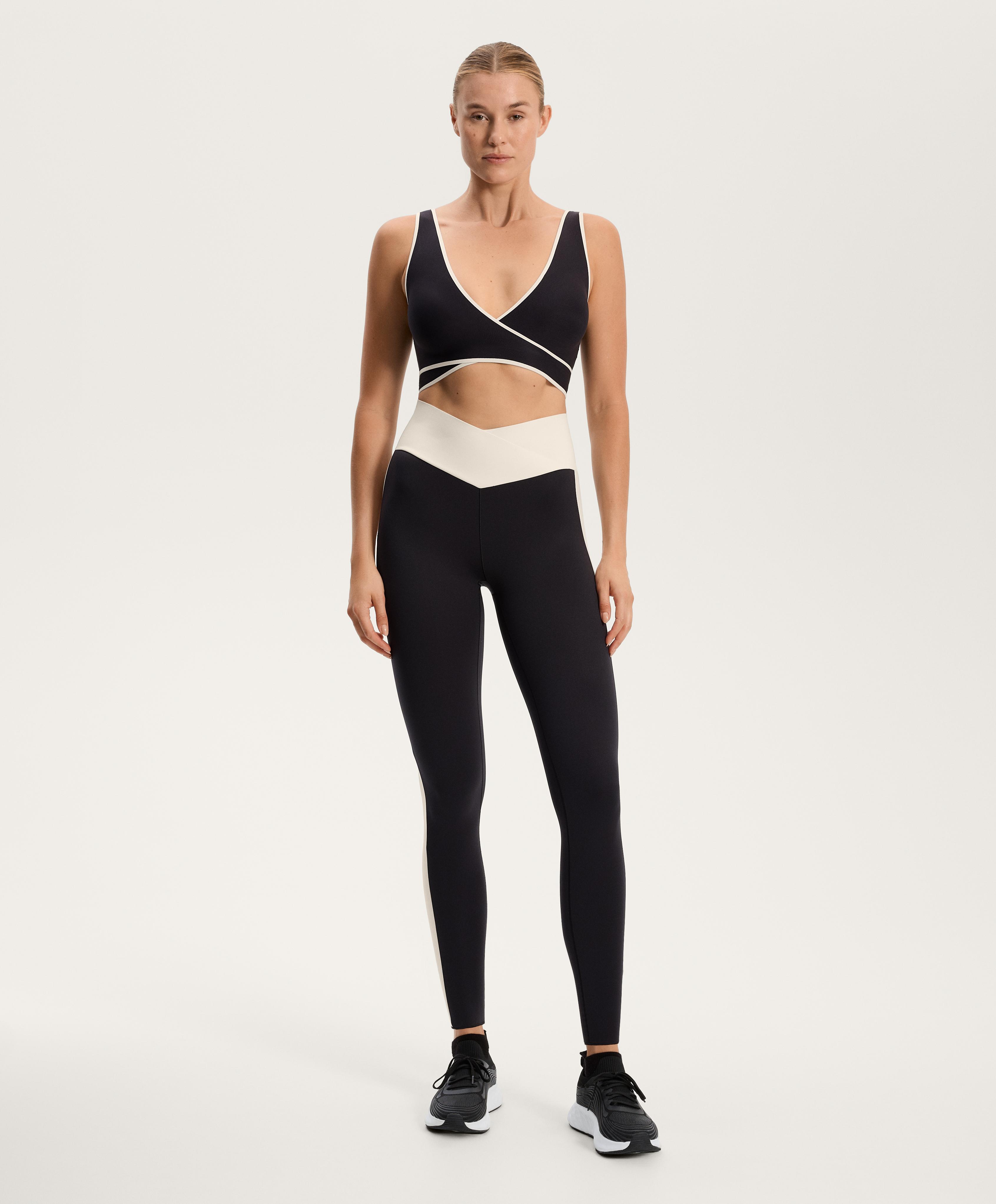 Спортивный бюстгальтер Perfect-Adapt со средней степенью поддержки - Распродажа Спортивный бюстгальтер Perfect-Adapt со средней степенью поддержки - Распродажа