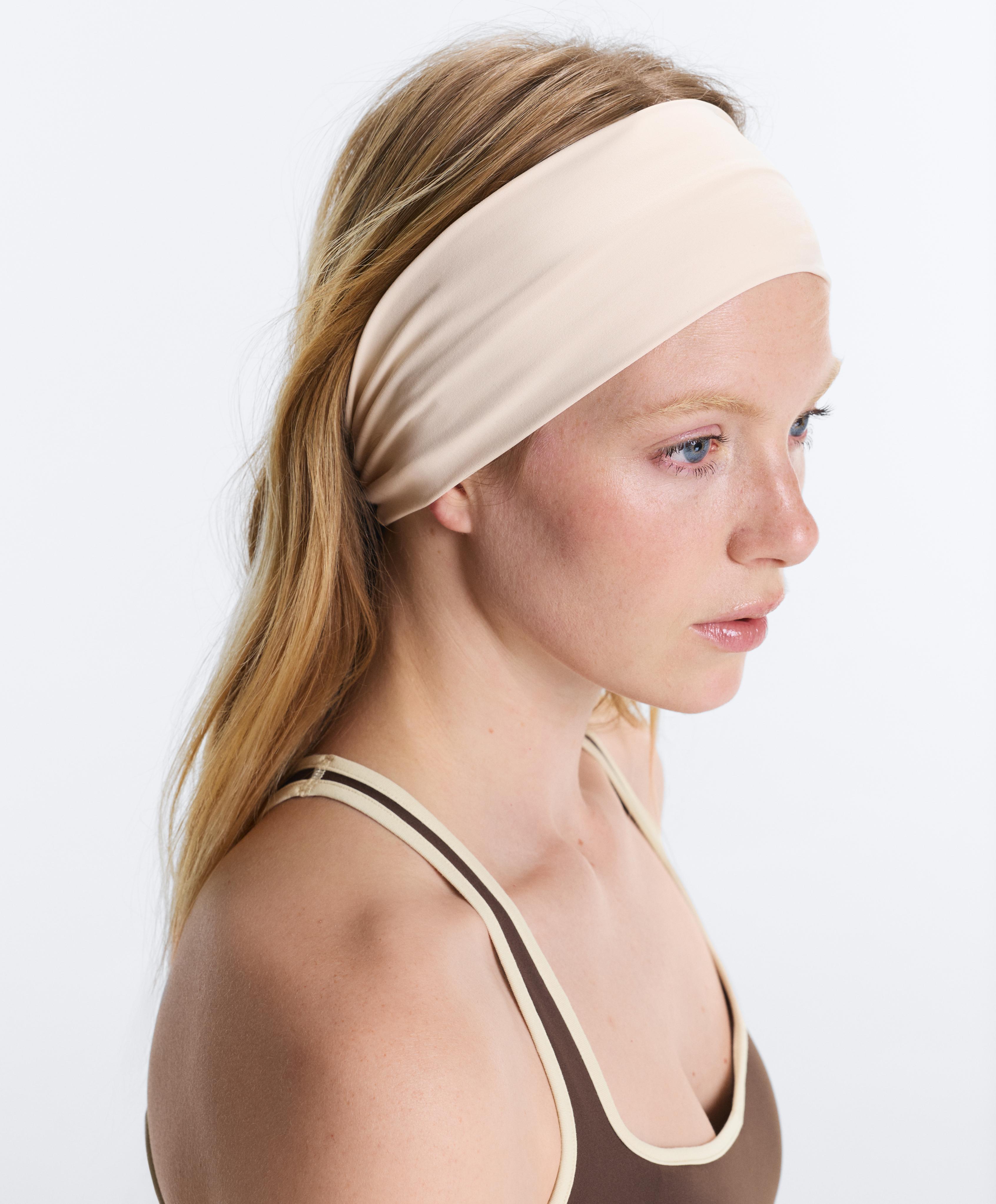 Ruched sports headband — CREAM