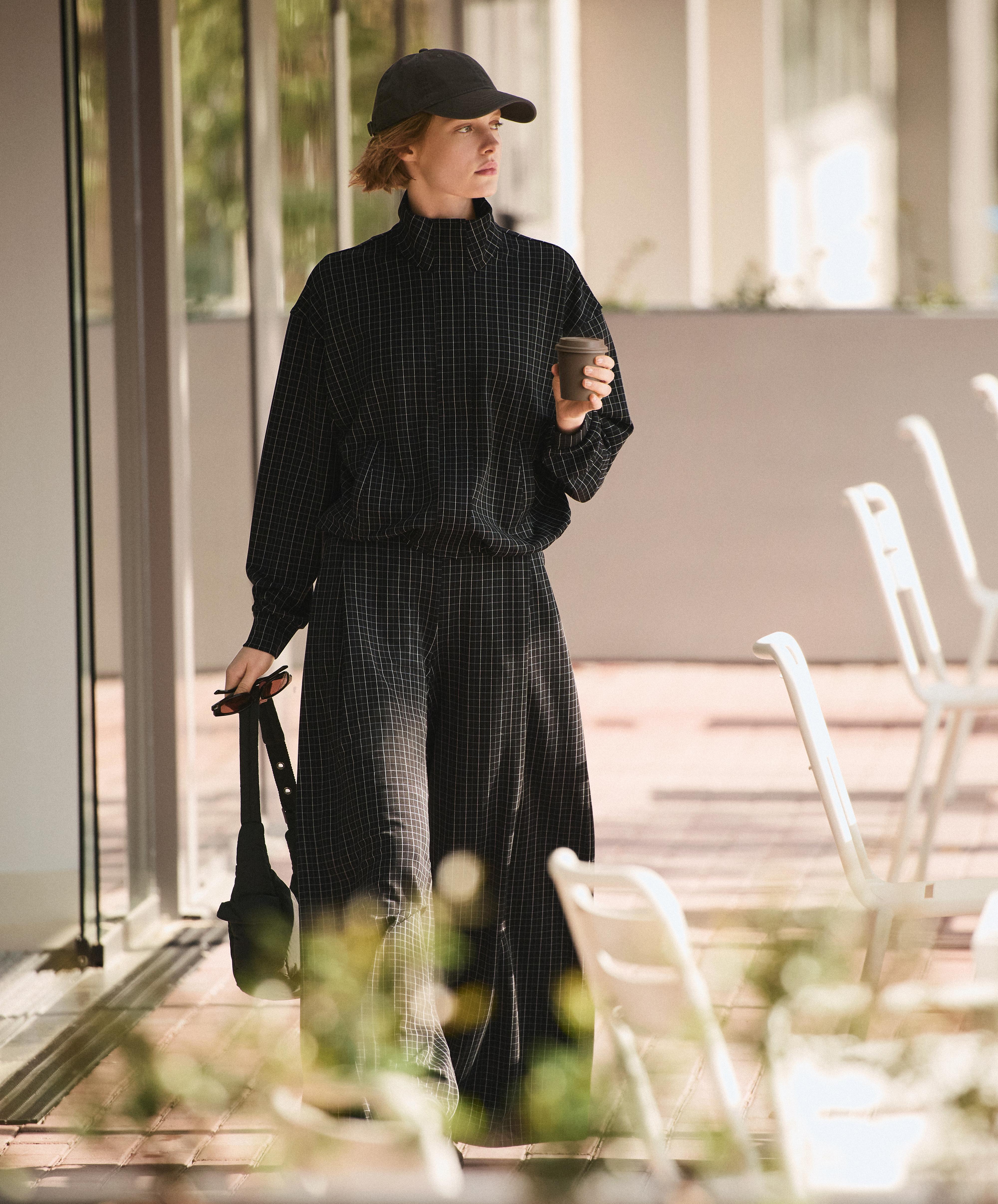 Wide-leg check trousers — BLACK