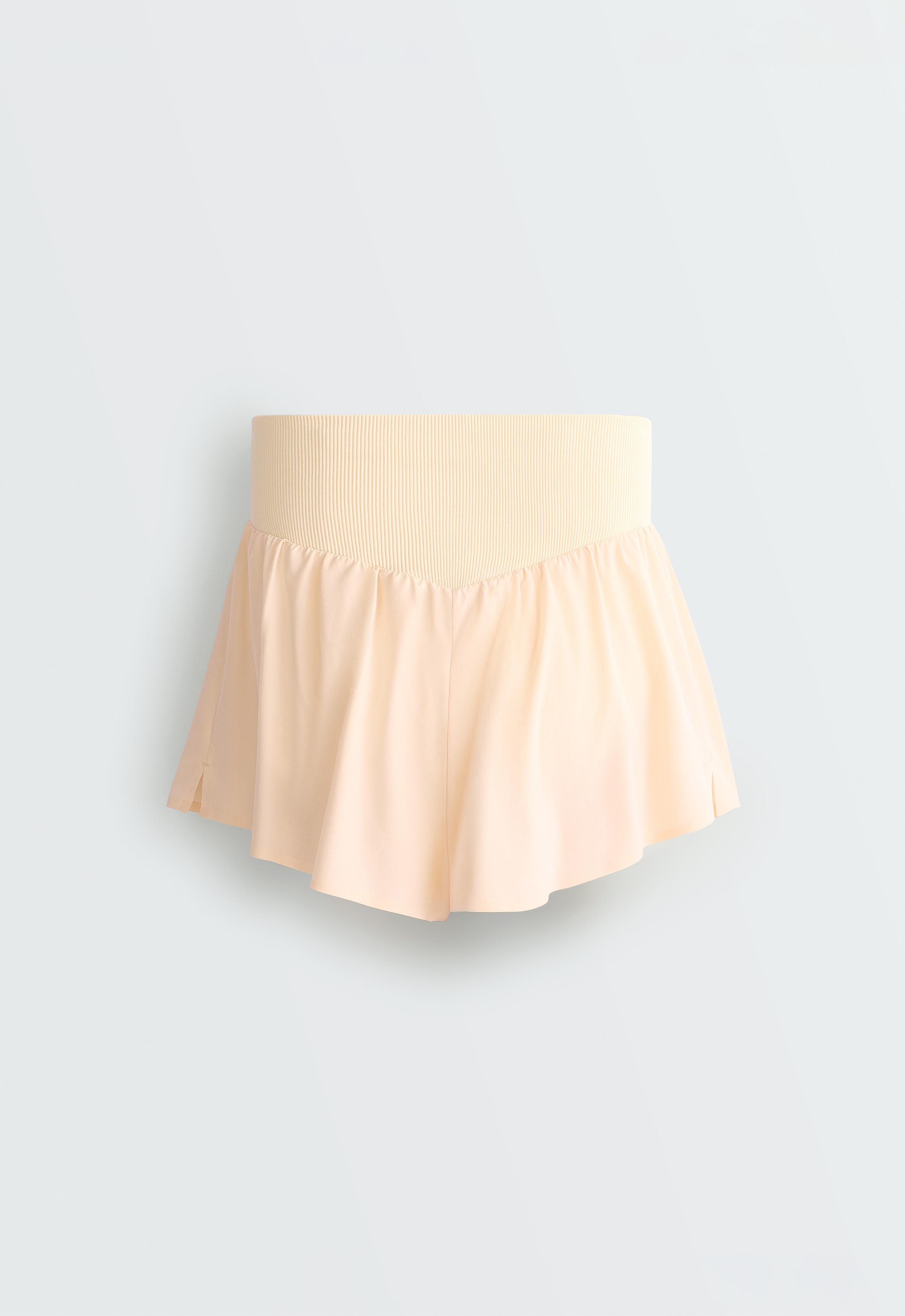 High-rise seamless technical shorts — VANILLA