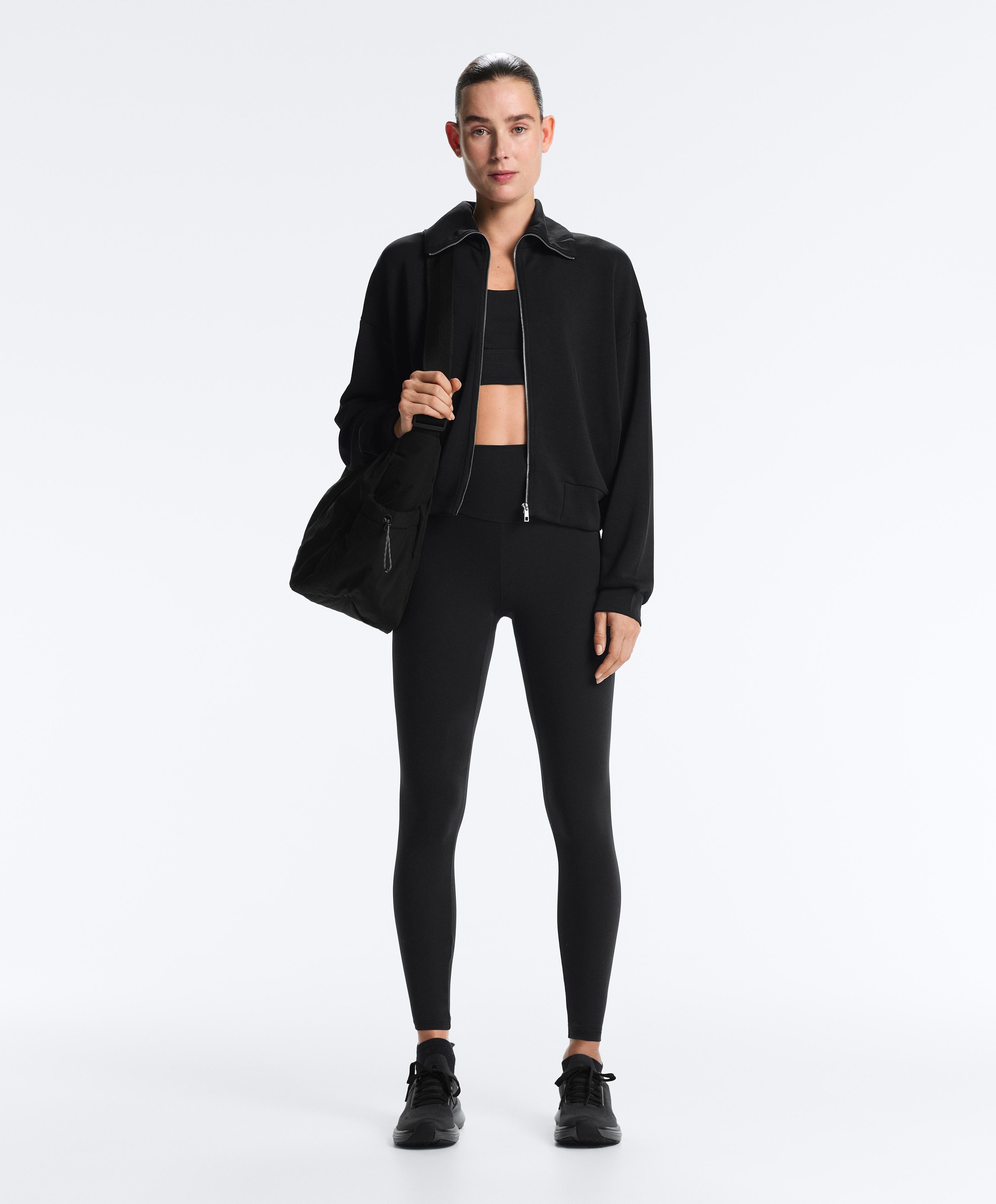 Comfortlux medium support sports bra with cups