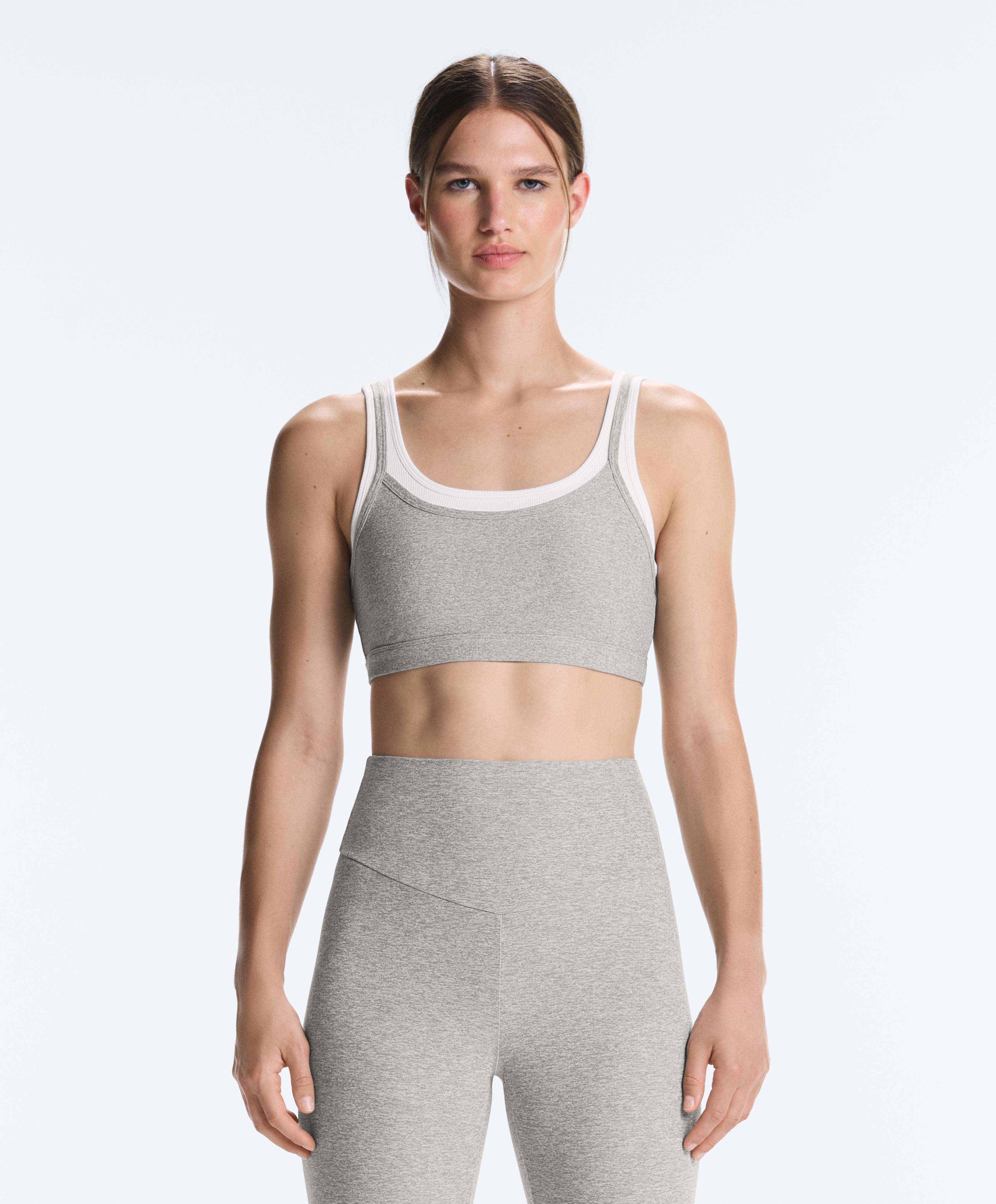 Medium-support ribbed heather sports bra with overlay — GREY MELANGE