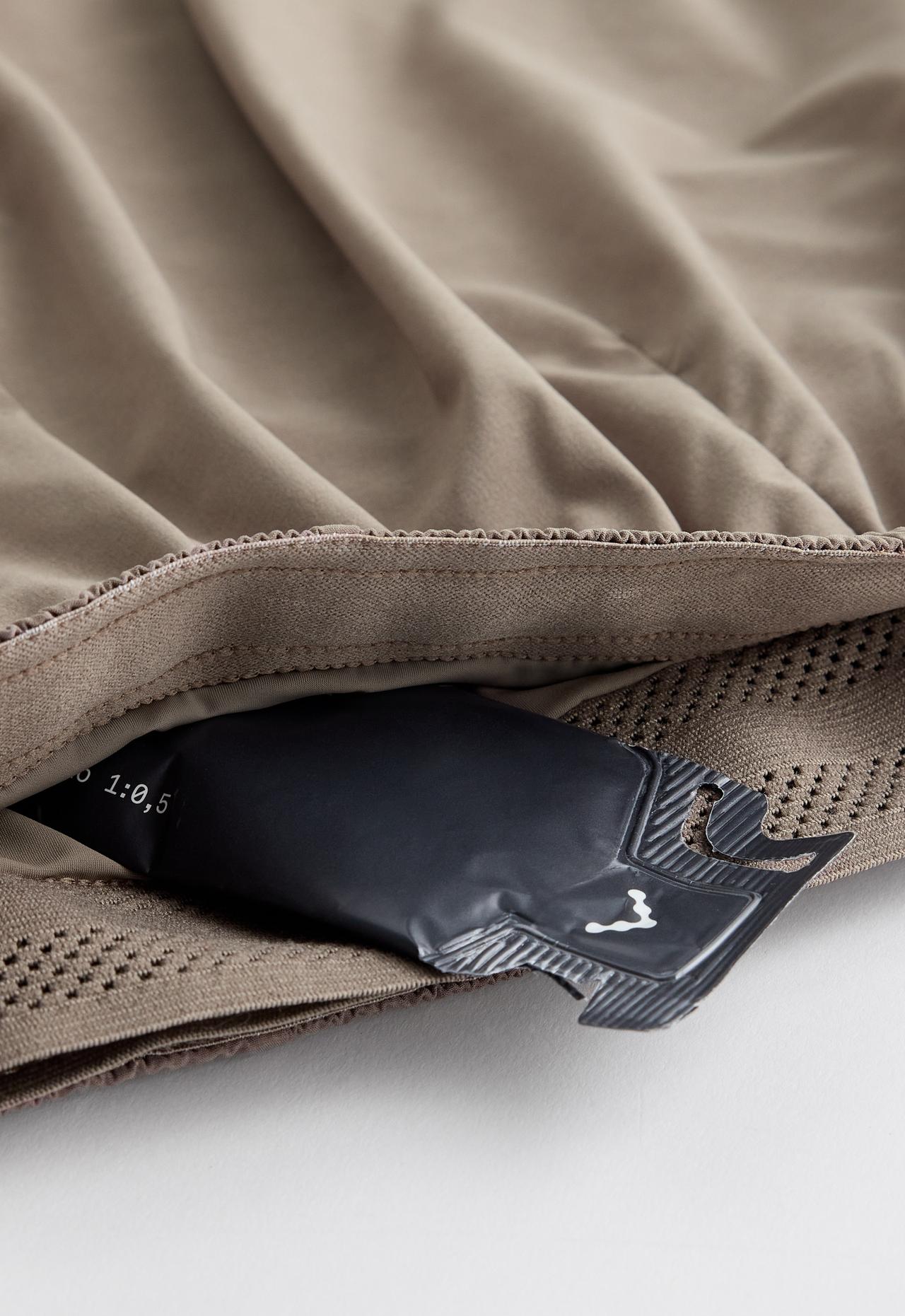 Technical mid rise 2-in-1 shorts — DARK MINK