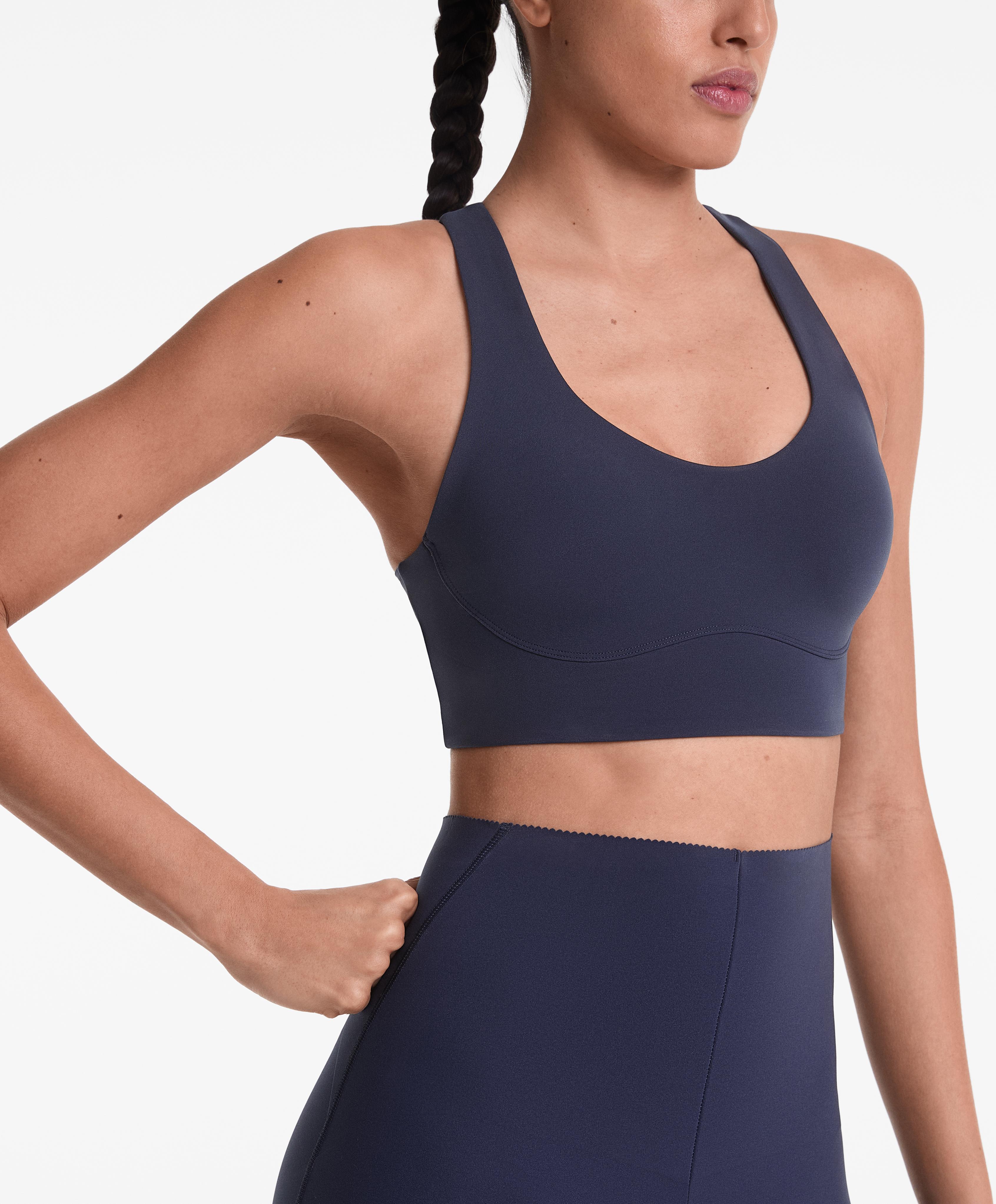 حمالة صدر Compressive بتدعيم متوسط مع كبات حمالة صدر Compressive بتدعيم متوسط مع كبات