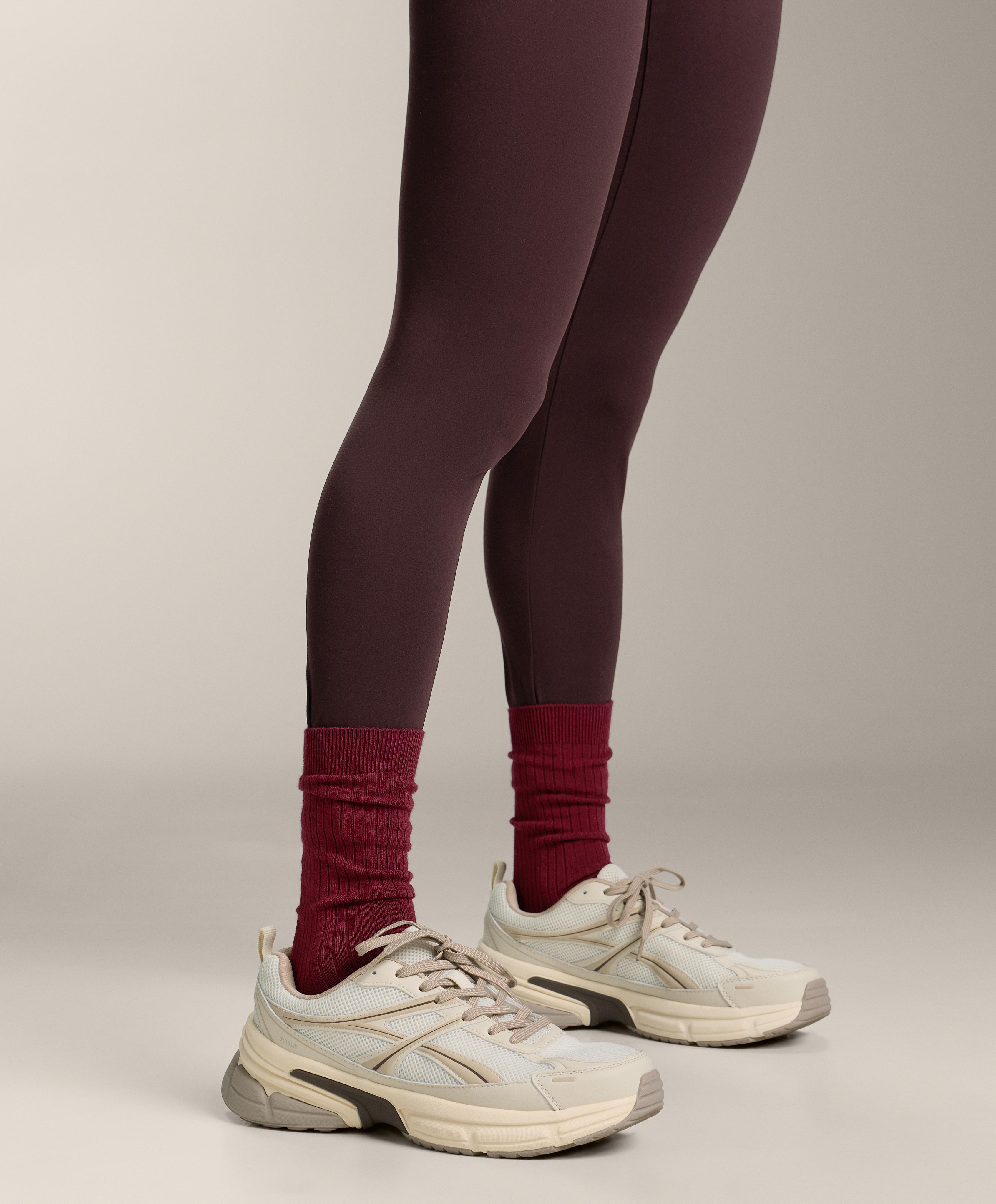 Modal blend classic socks with 13% cashmere — MAROON