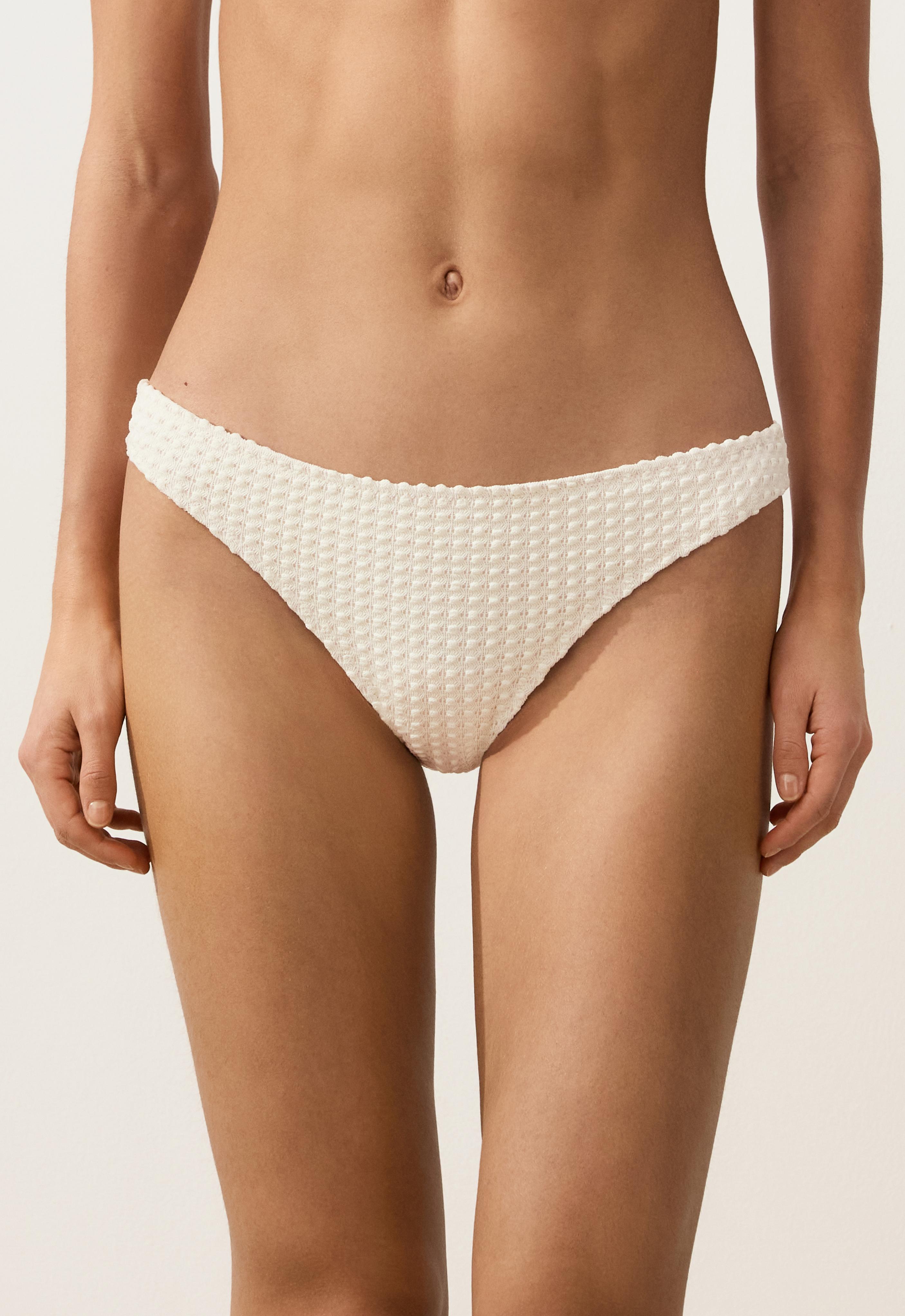 Bubble-texture crochet classic bikini briefs