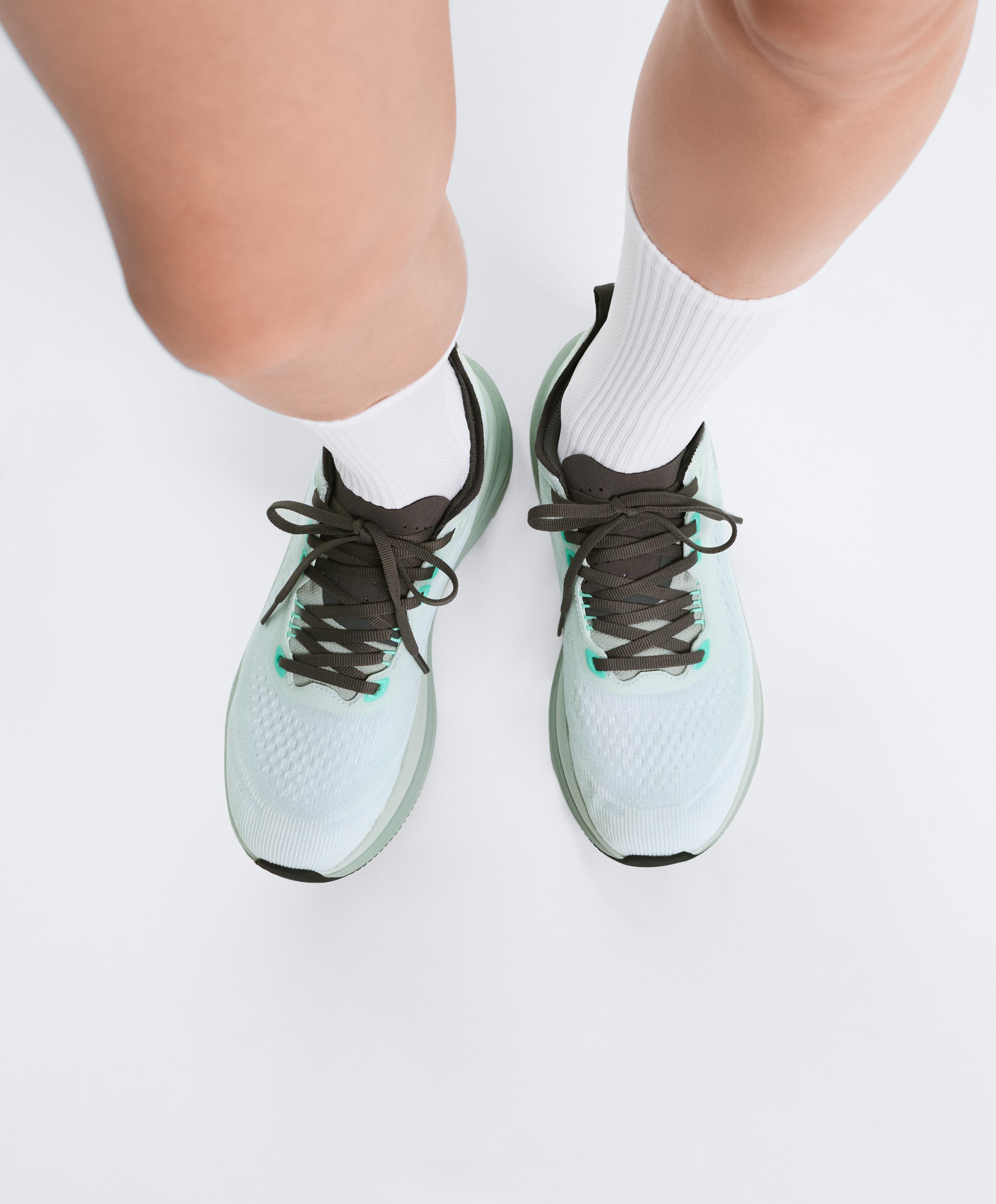 OY/PR 907 Running Trainers — SEA GREEN