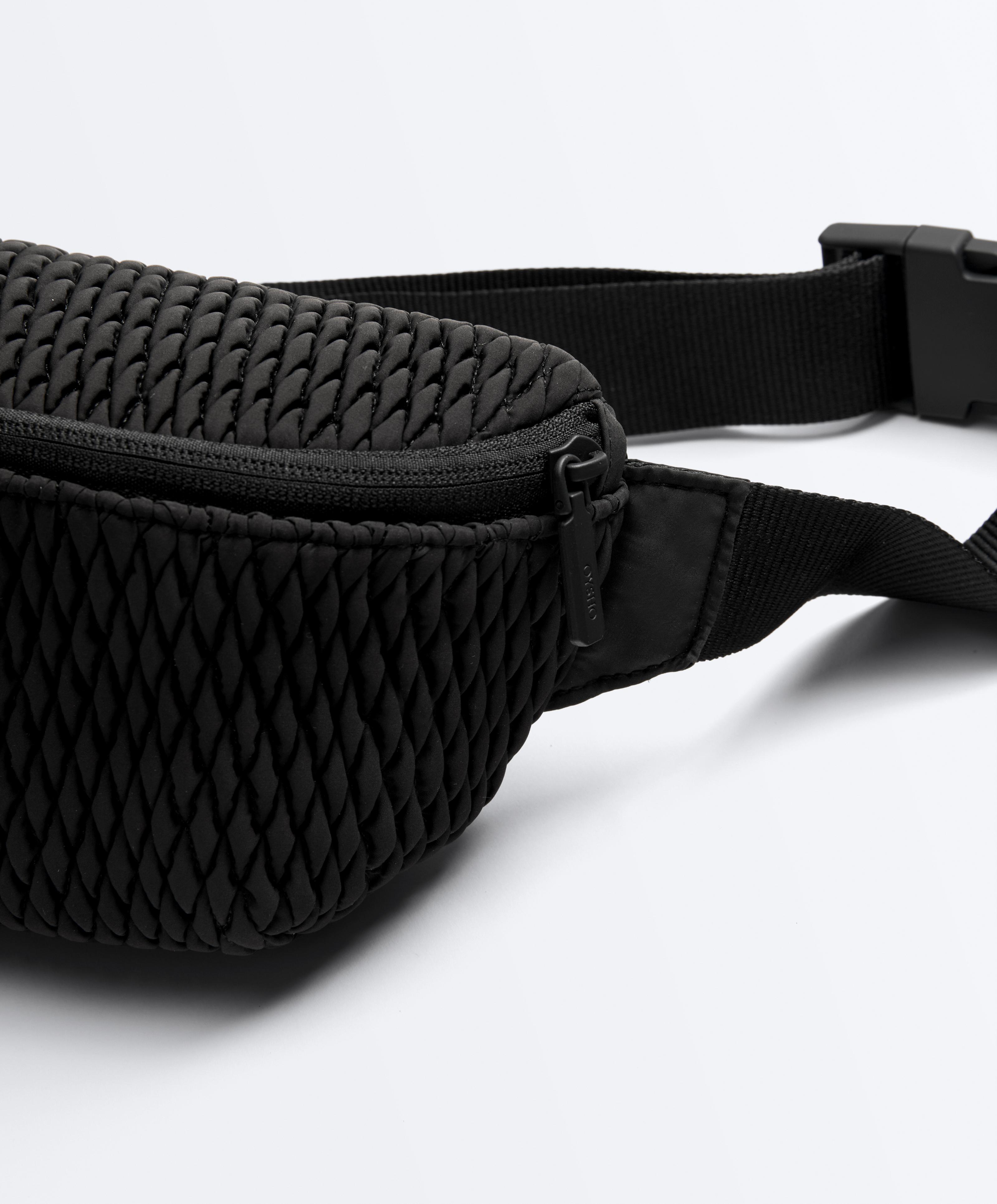 Padded belt bag — BLACK