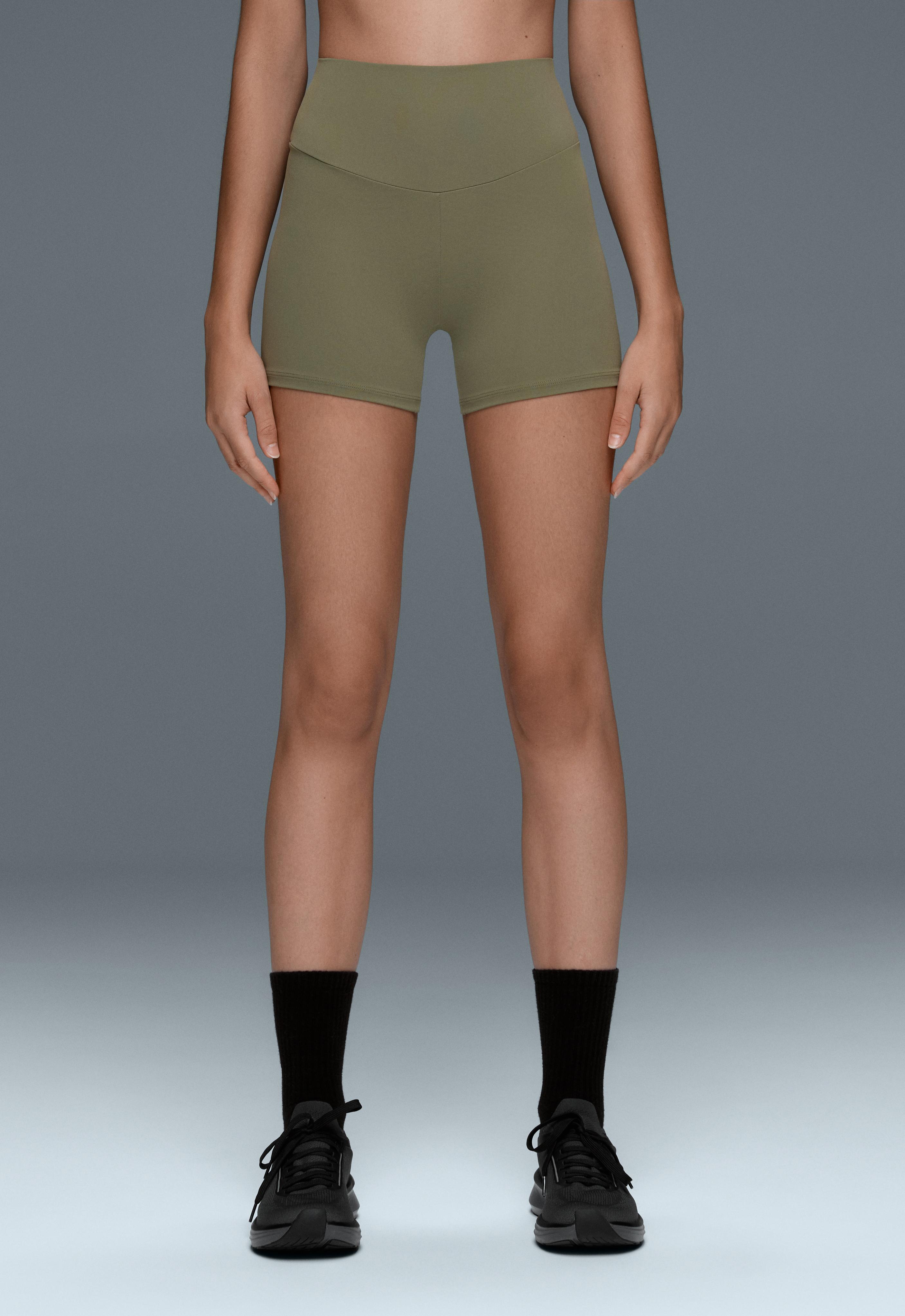 Comfortlux high-waisted 10cm hot pants
