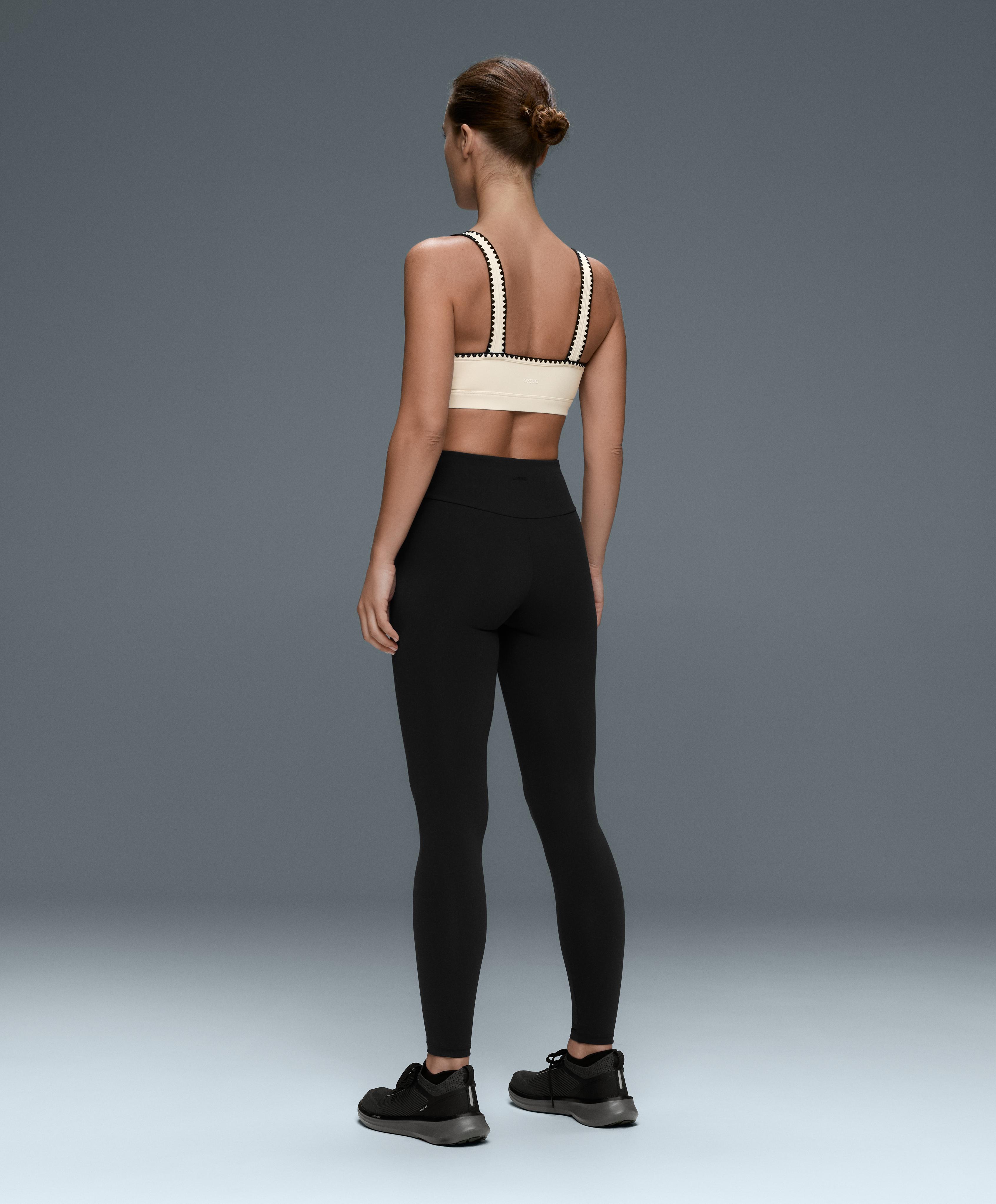 Medium-support Comfortlux sports bra with contrast seams — PALE ECRU