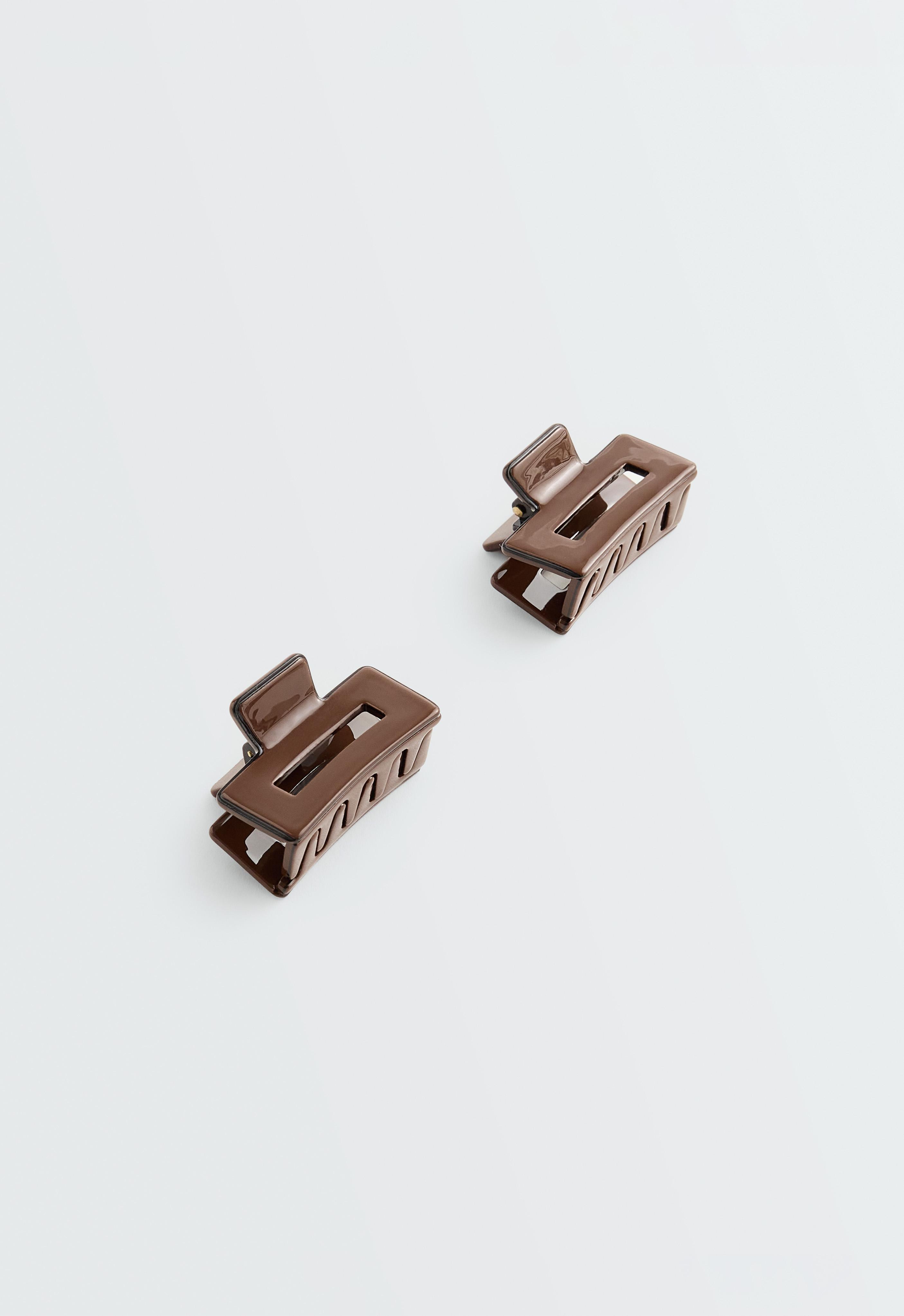 2 square piping hair clips