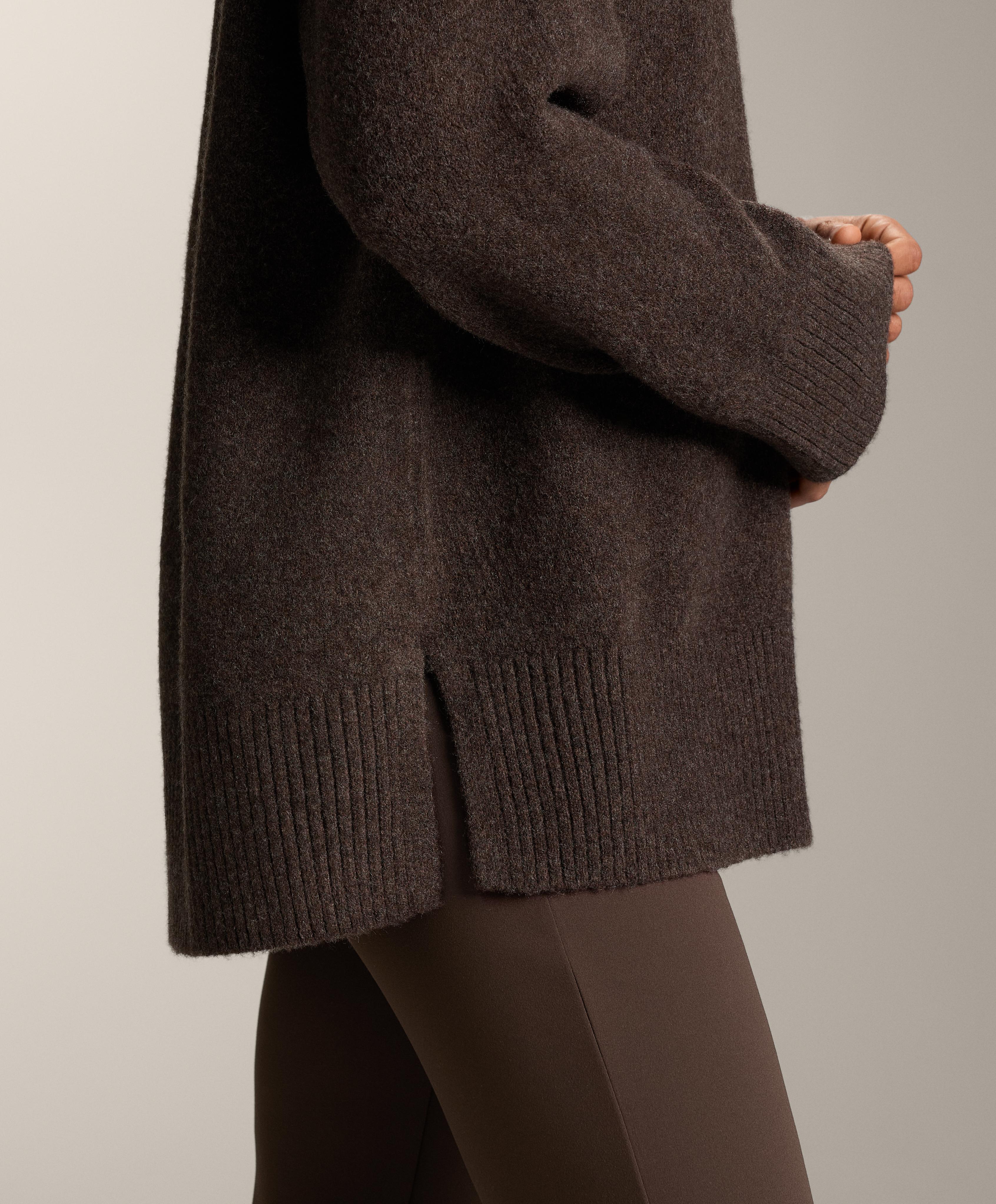 Soft knit crew neck jumper — BROWN
