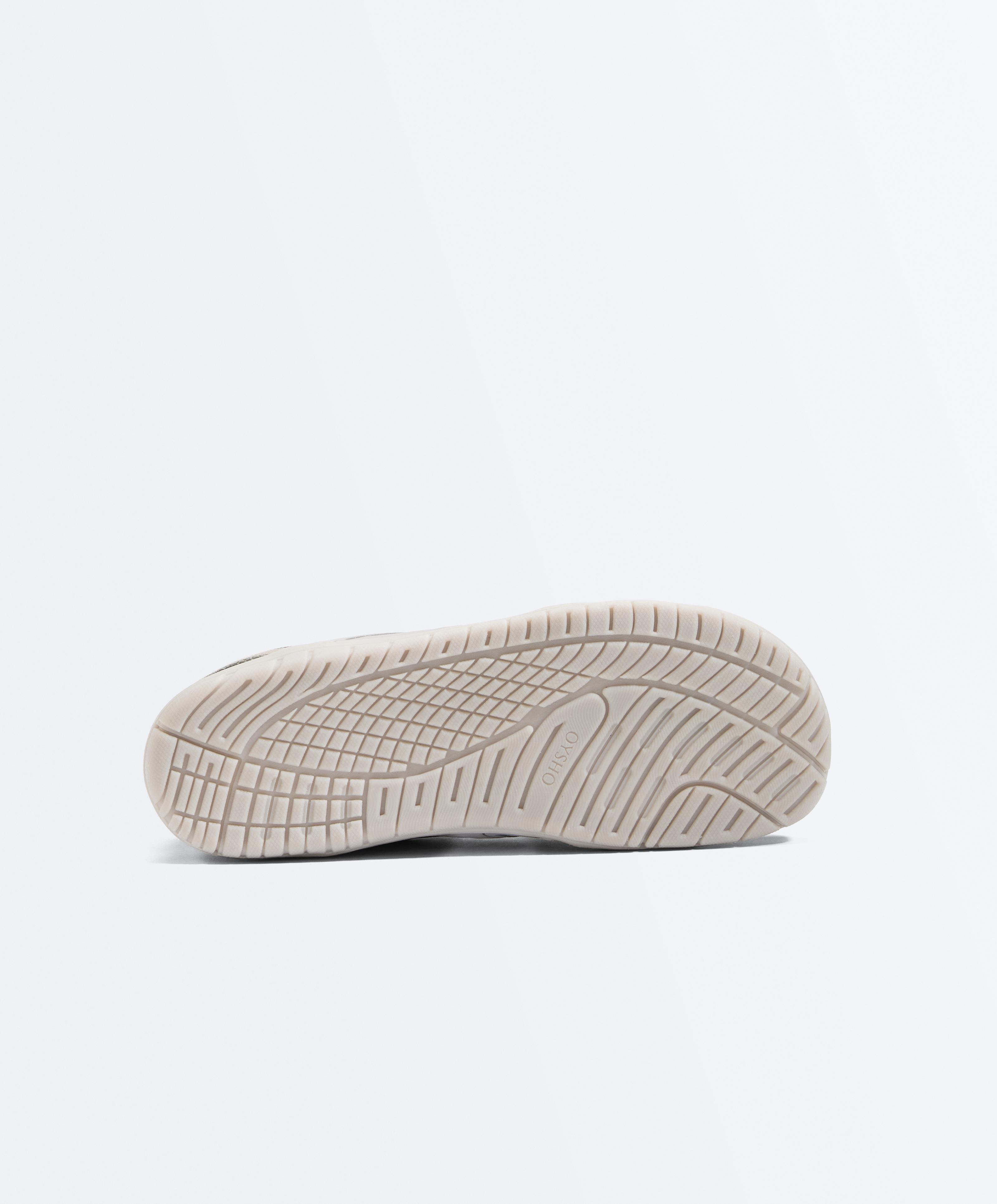 Multi-activity barefoot trainers — MOLE