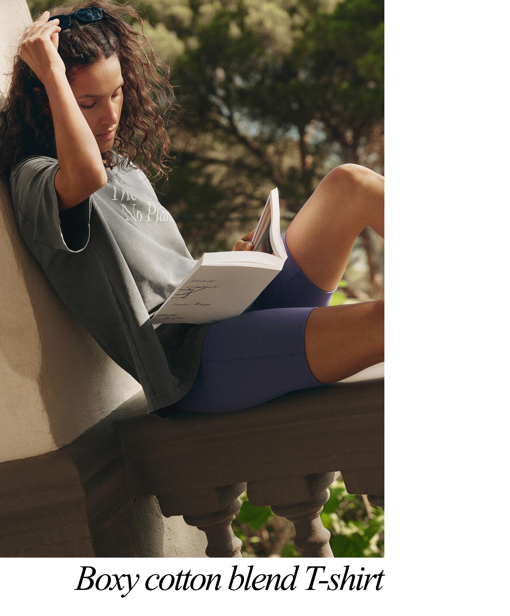 T-shirt boxy à manches courtes en mélange de coton avec texte