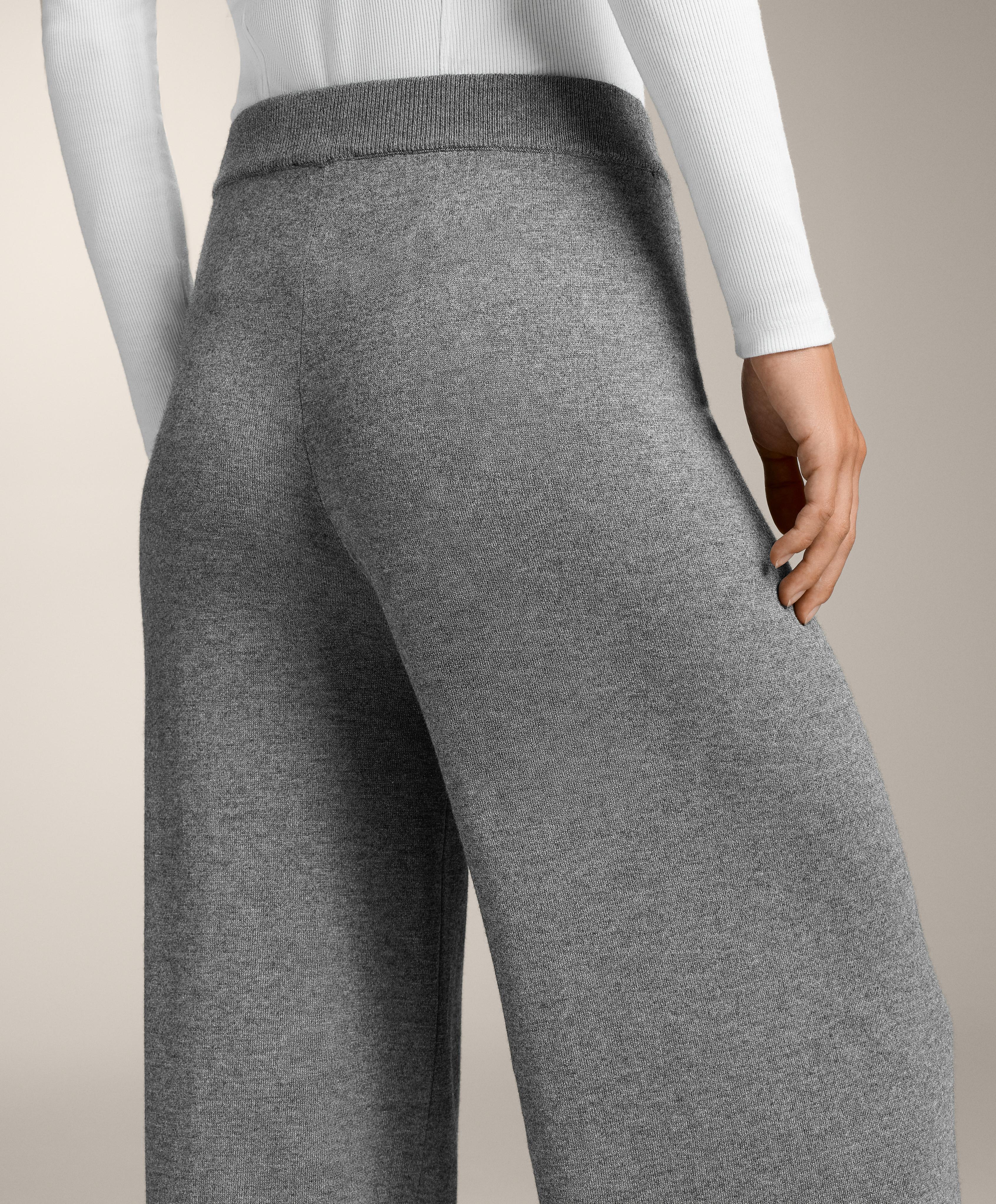 מכנסי סריג בגזרה ישרה 10% cashmere - סוף עונה מכנסי סריג בגזרה ישרה 10% cashmere - סוף עונה