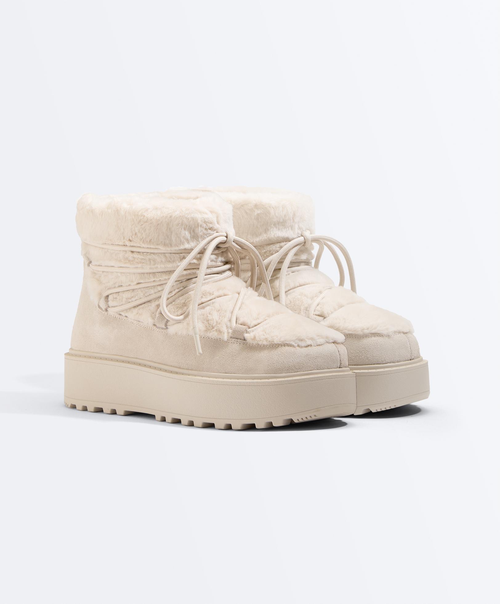 Bota de pelo acordonada serraje