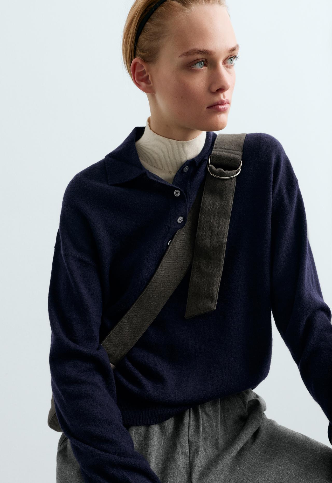 Polo knit 100% wool — INK BLUE