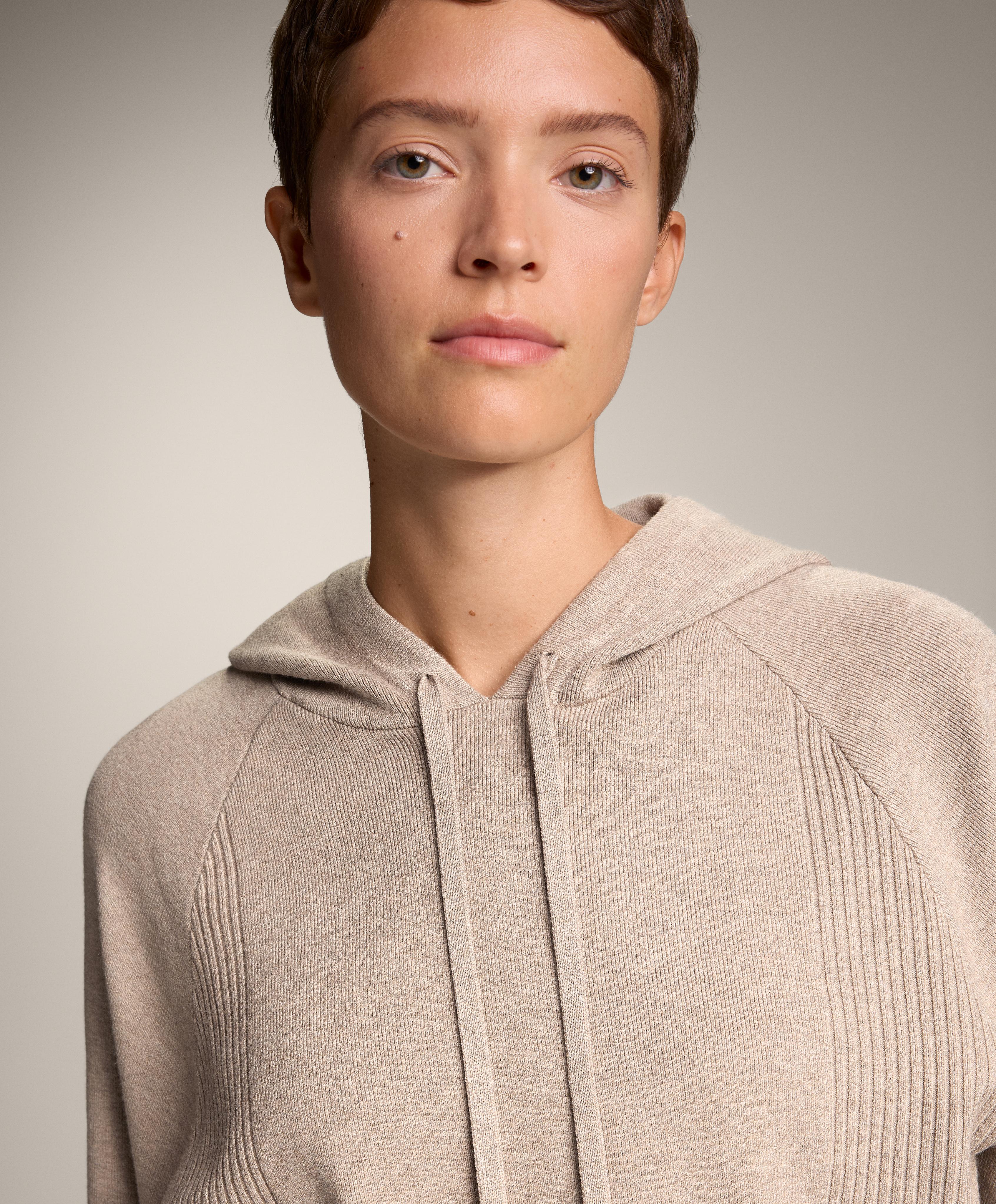 سترة محززة بغطاء رأس وخصر قابل للضبط - تخفيضات