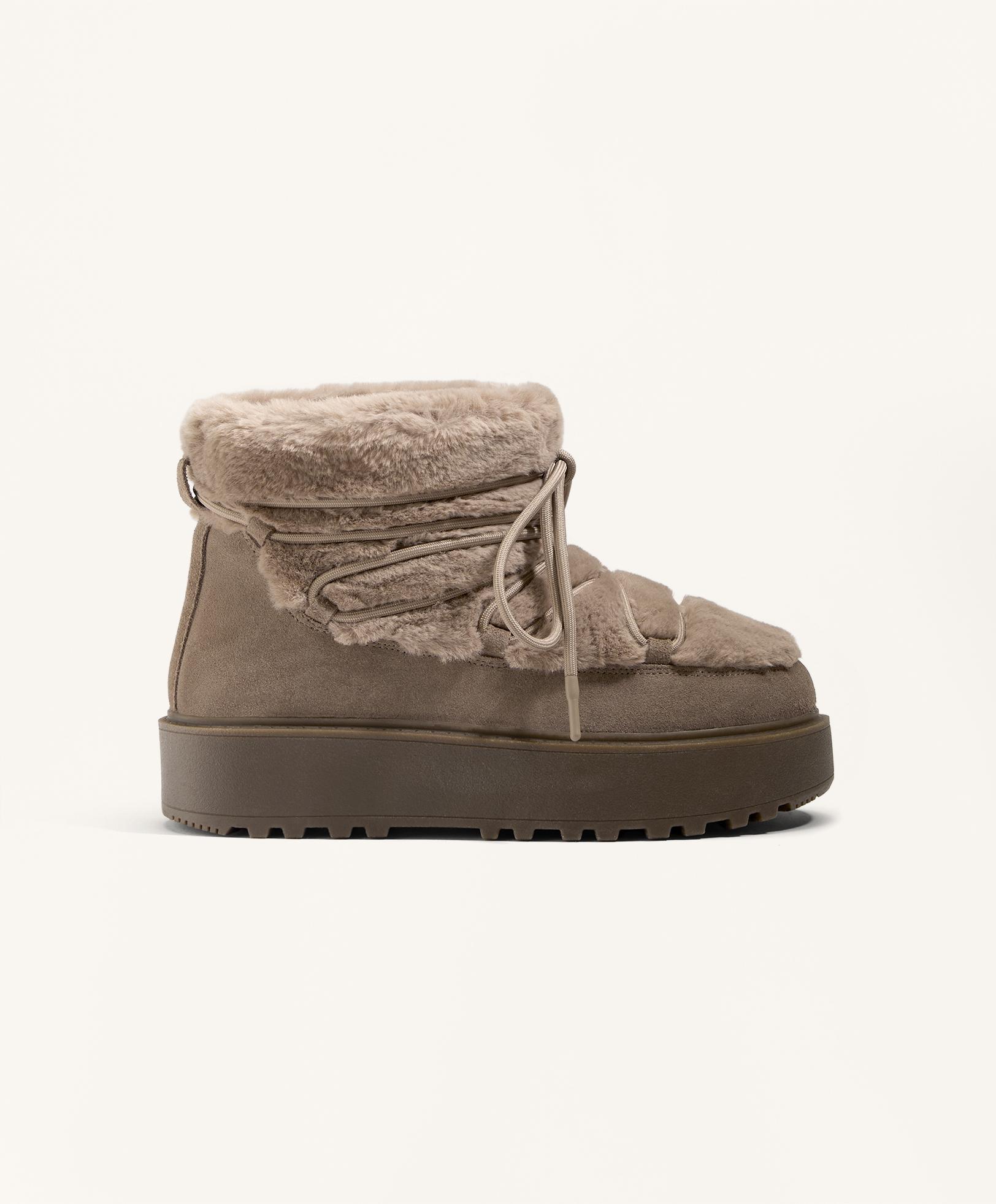 Bota pelo acordonada serraje
