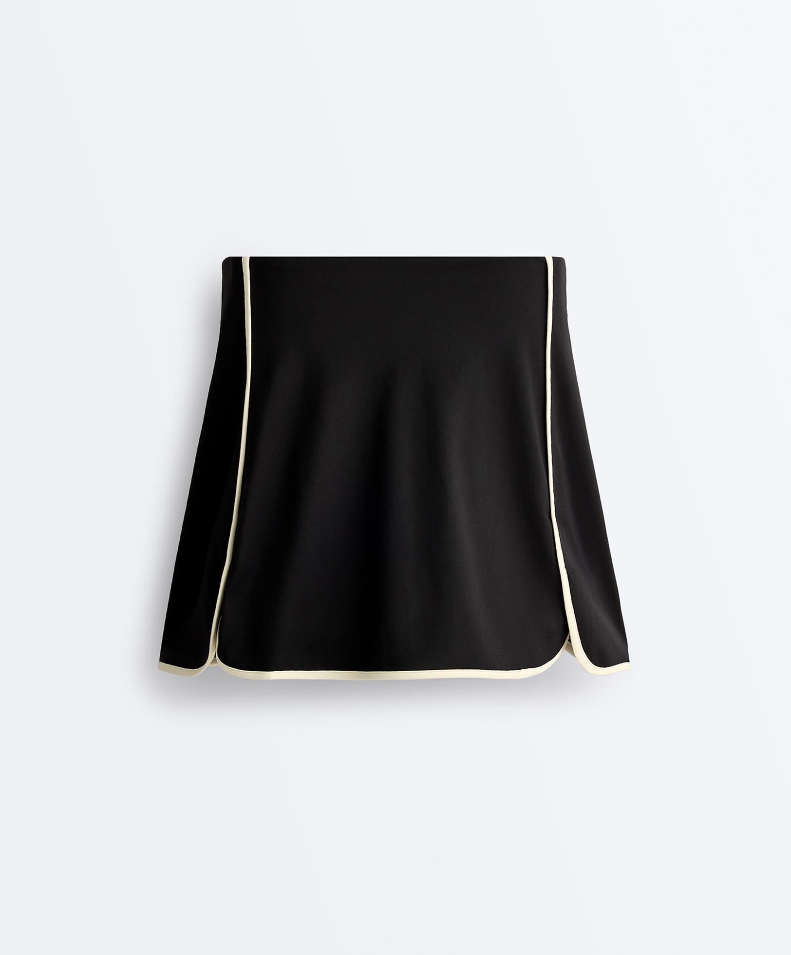 Comfortlux short skirt with contrast piping — BLACK