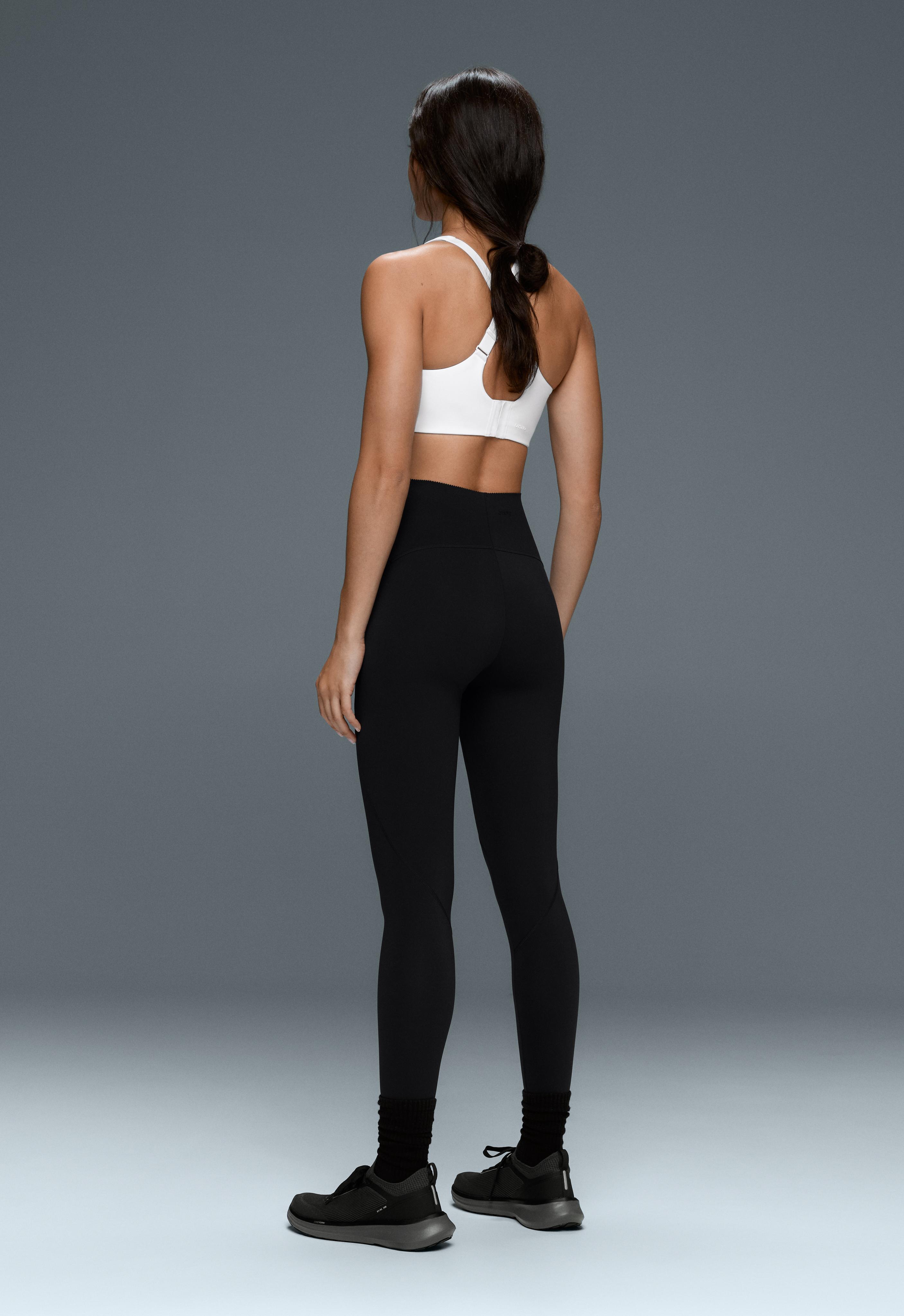 High-support Compressive sports bra with crossover back — WHITE 