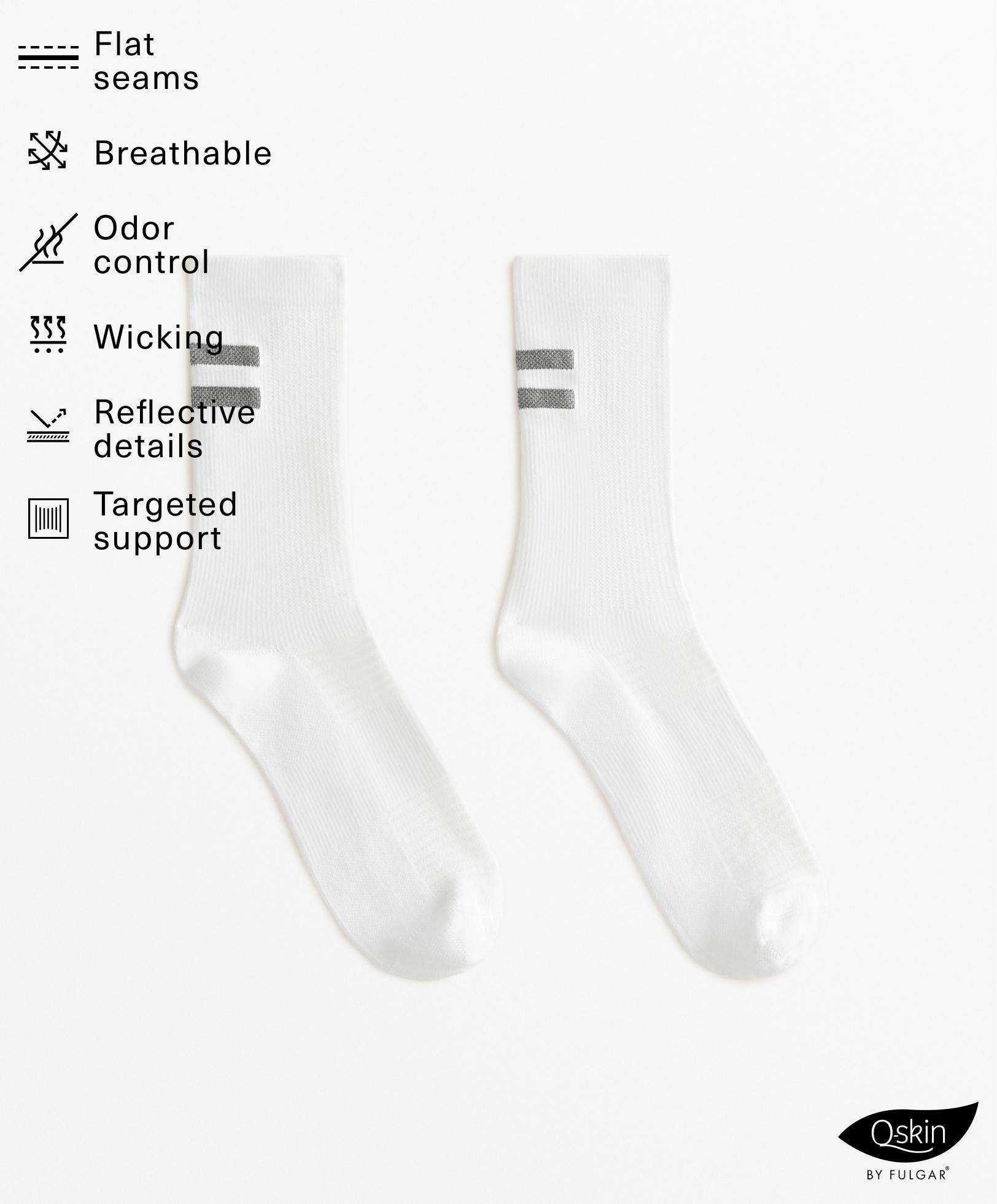 2 pairs of sports socks with reflective detail