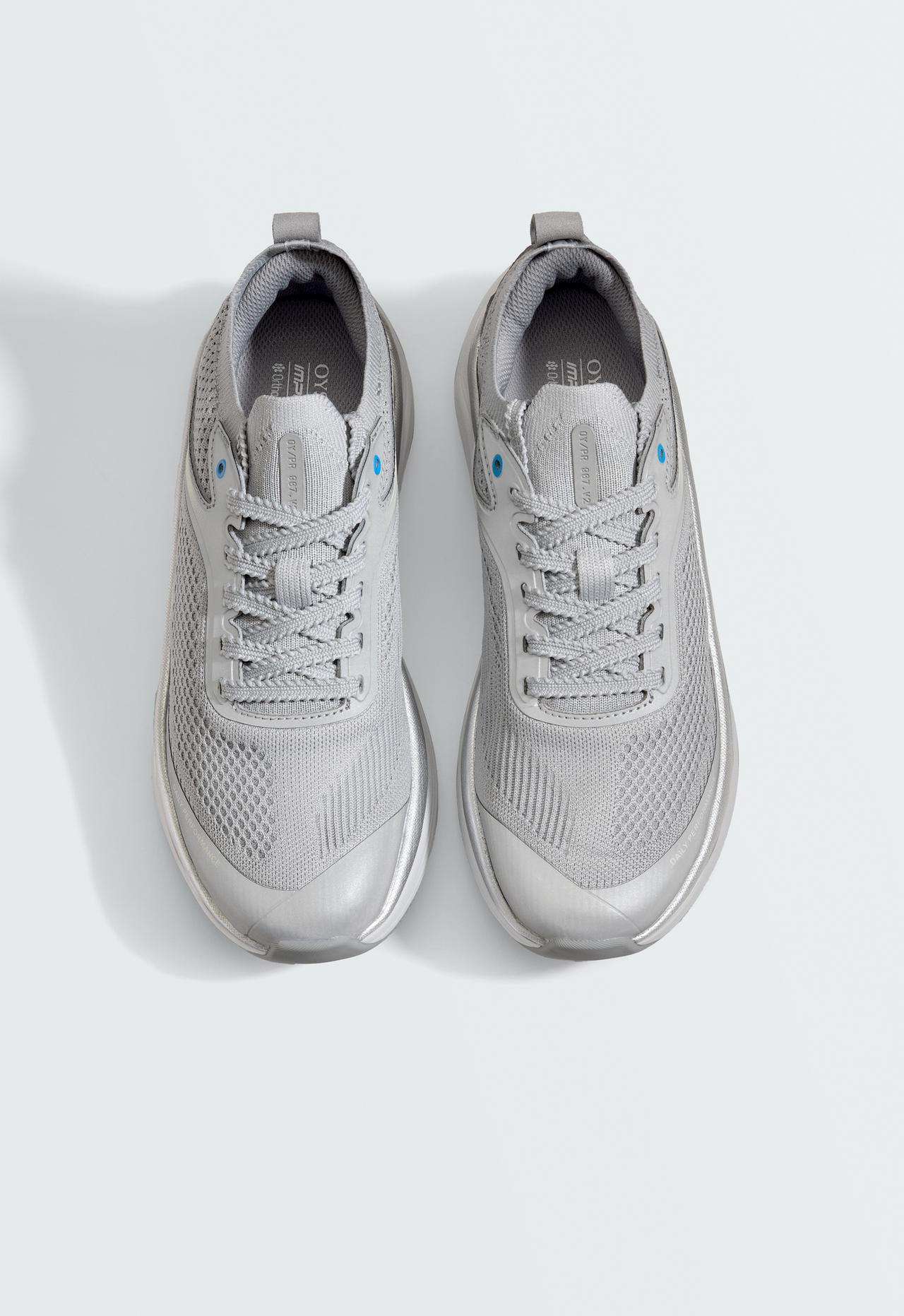 OY/PR 907 V2 running trainers — GREY