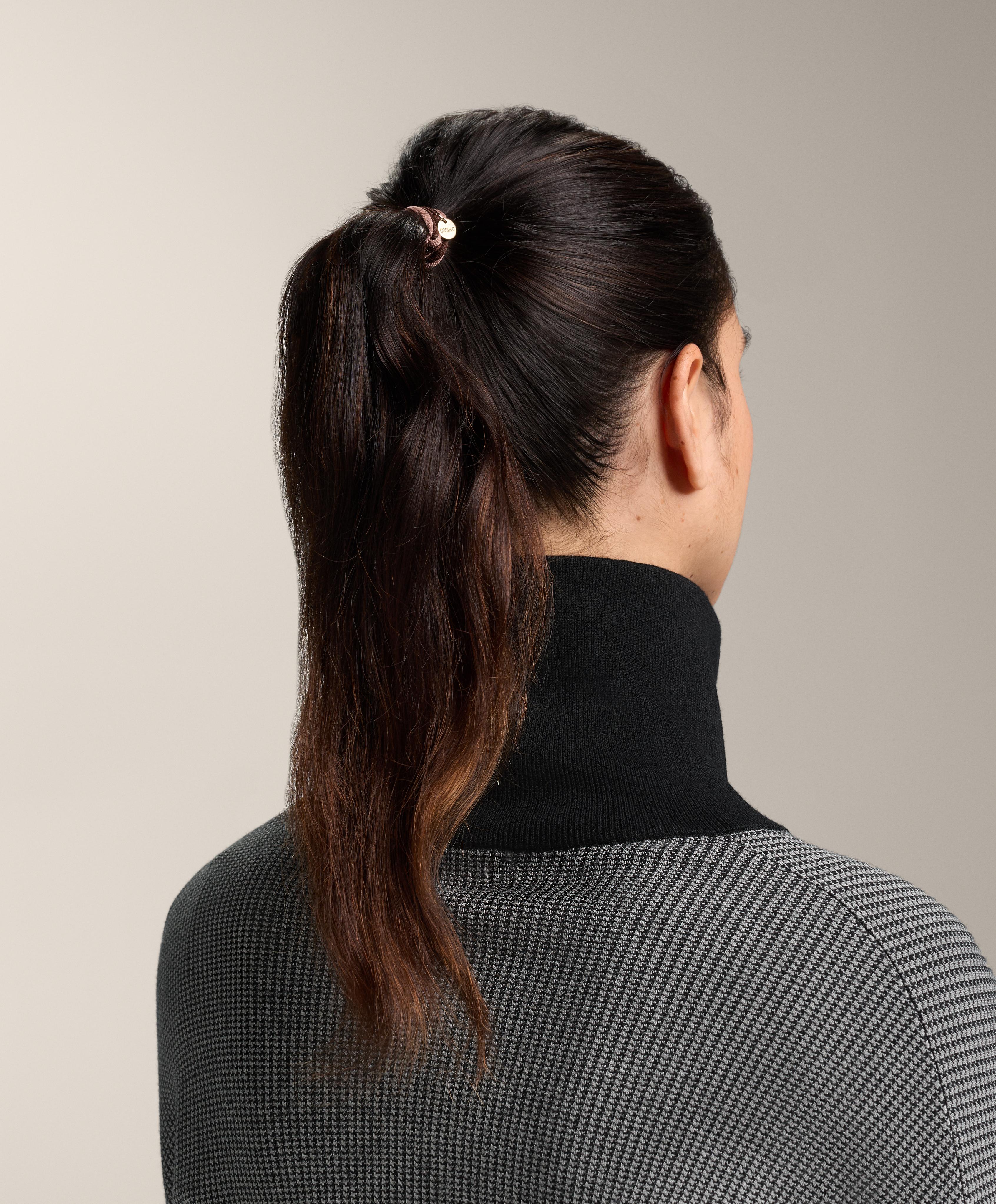 6 Oysho plaque hair ties