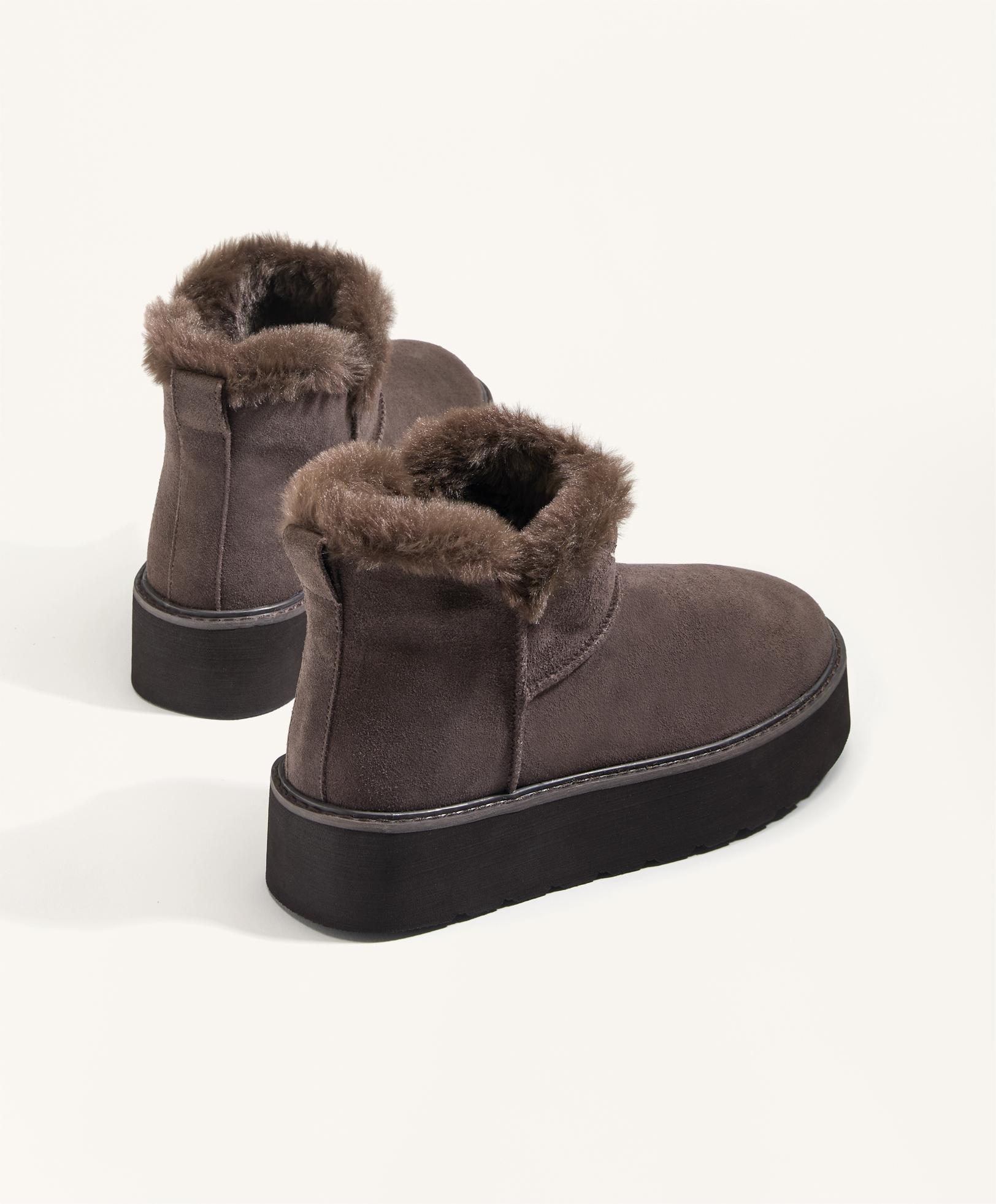 Leather platform boot