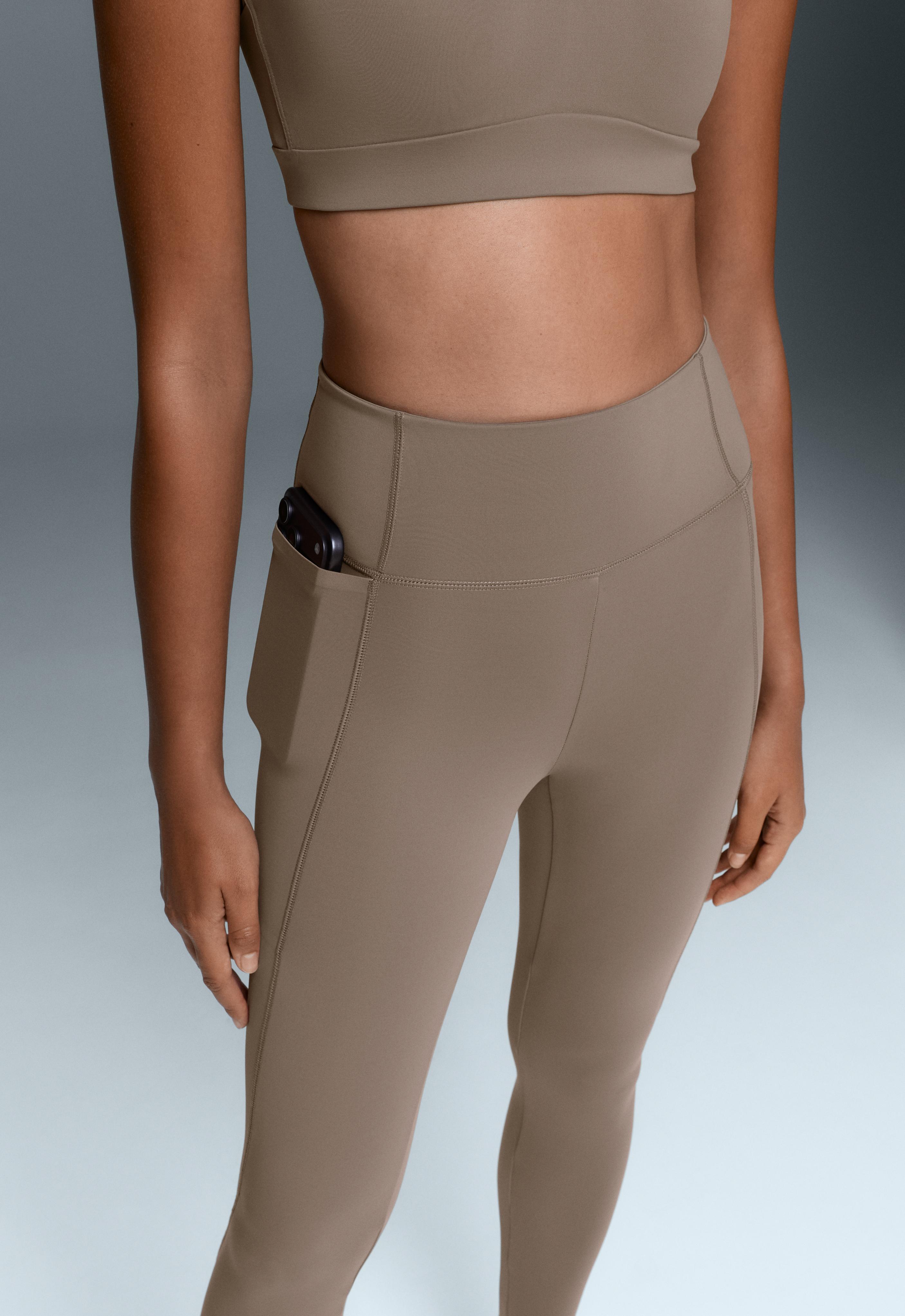 Ankle-length High rise Rapid Dry leggings with pockets