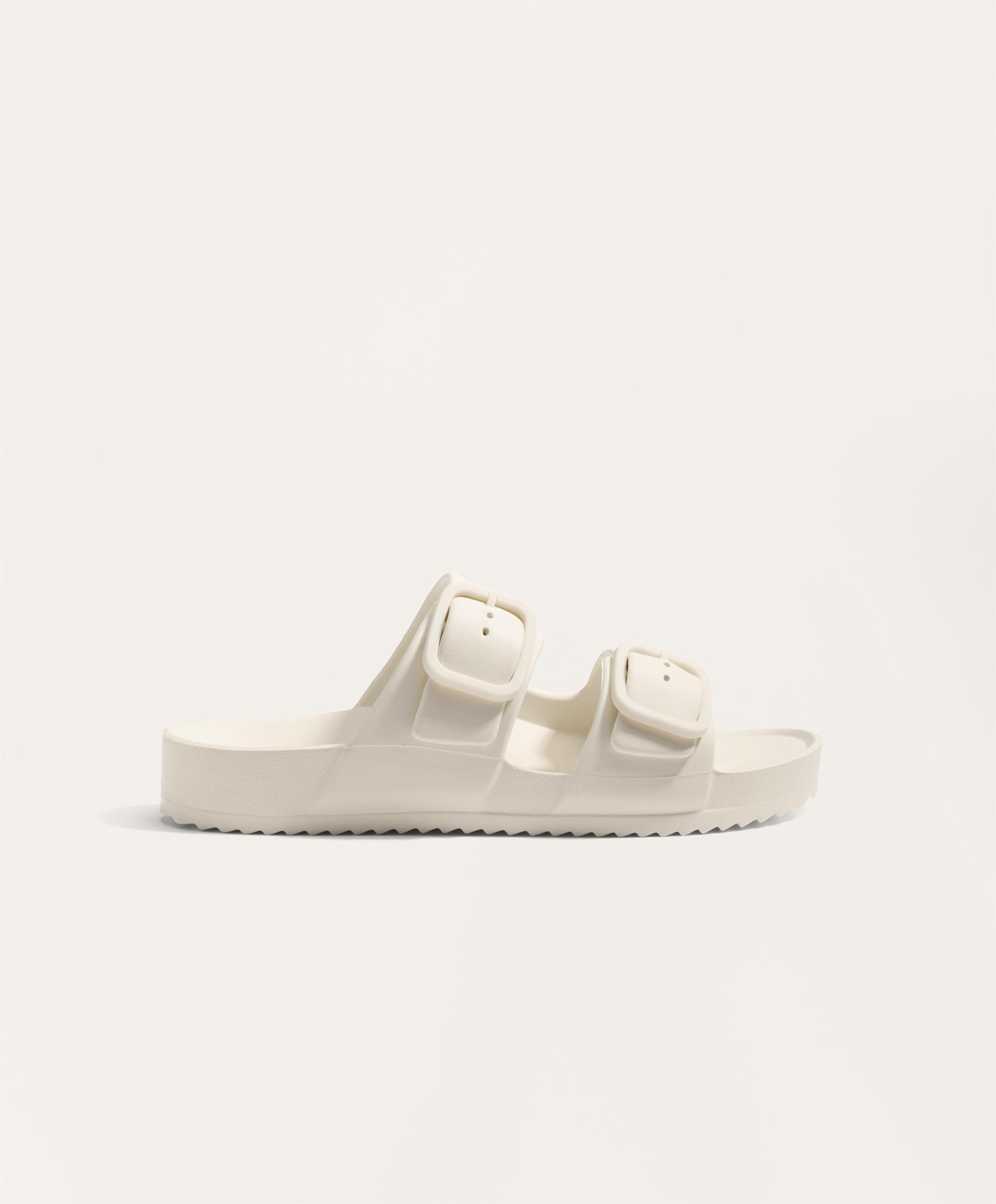 Sandalen mit Schnallendetail - Sale Sandalen mit Schnallendetail - Sale