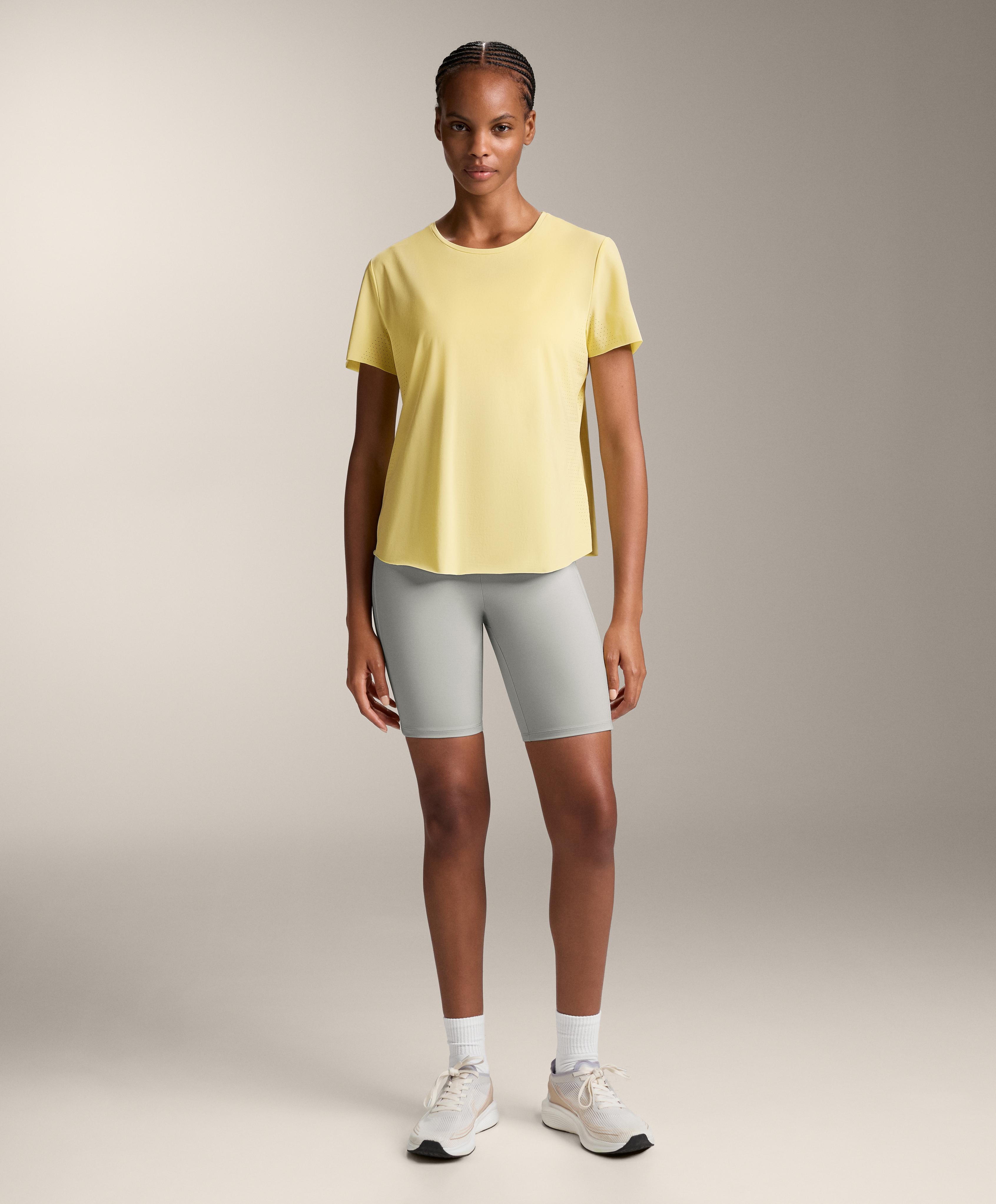 Футболка с короткими рукавами и микроперфорацией - Распродажа