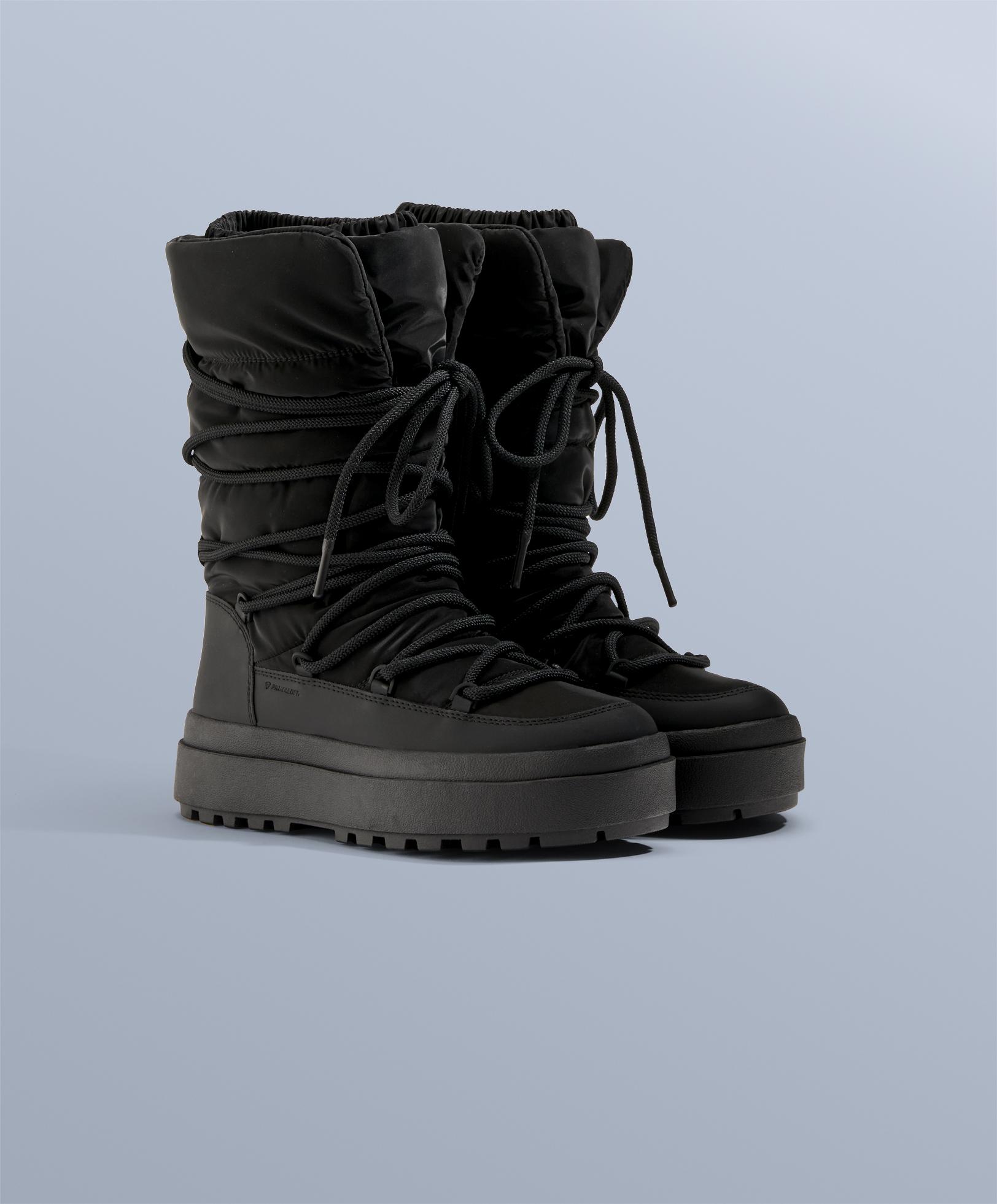 Laced nylon après-ski boots Laced nylon après-ski boots