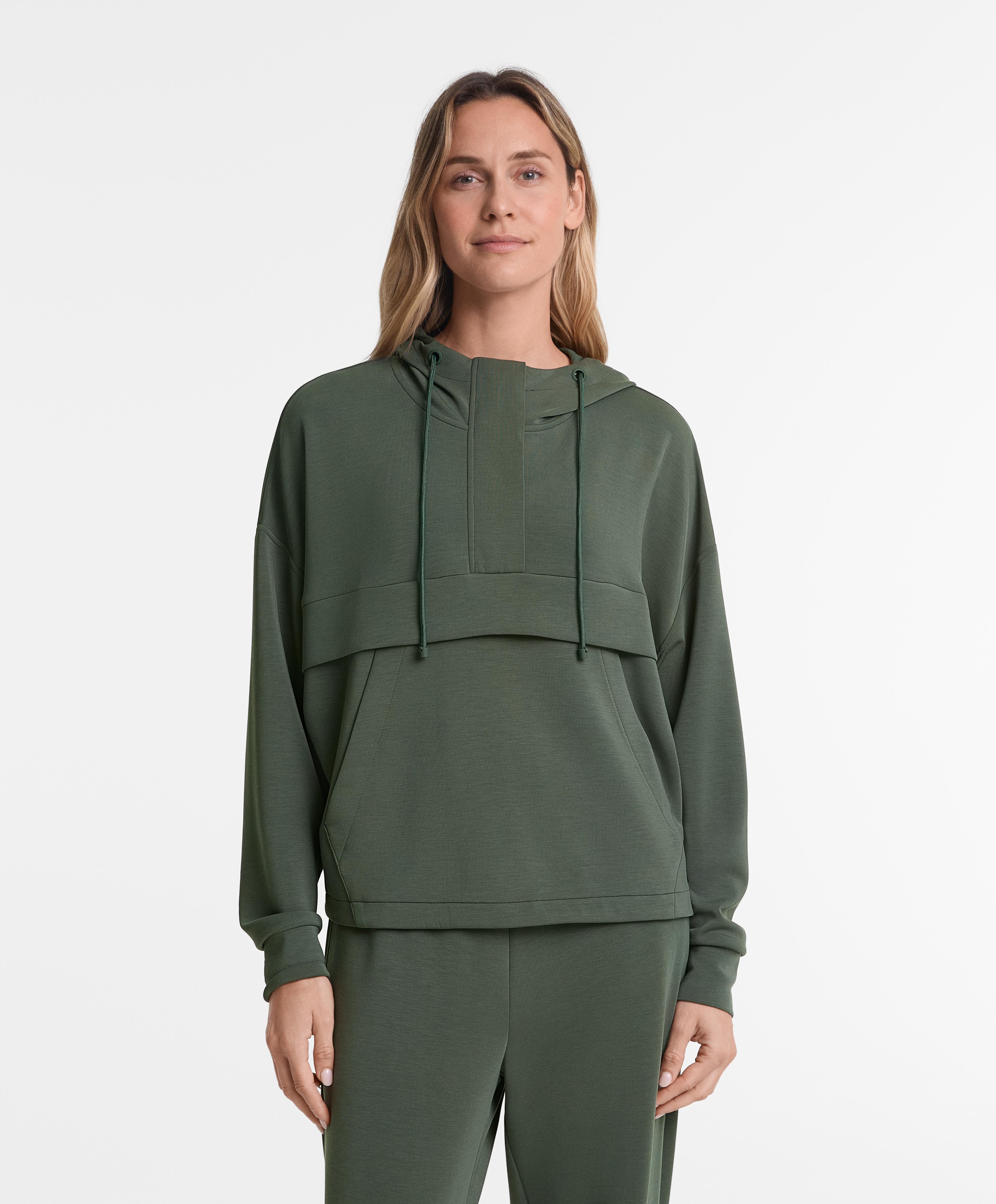 Soft-touch sweatshirt with modal and zip