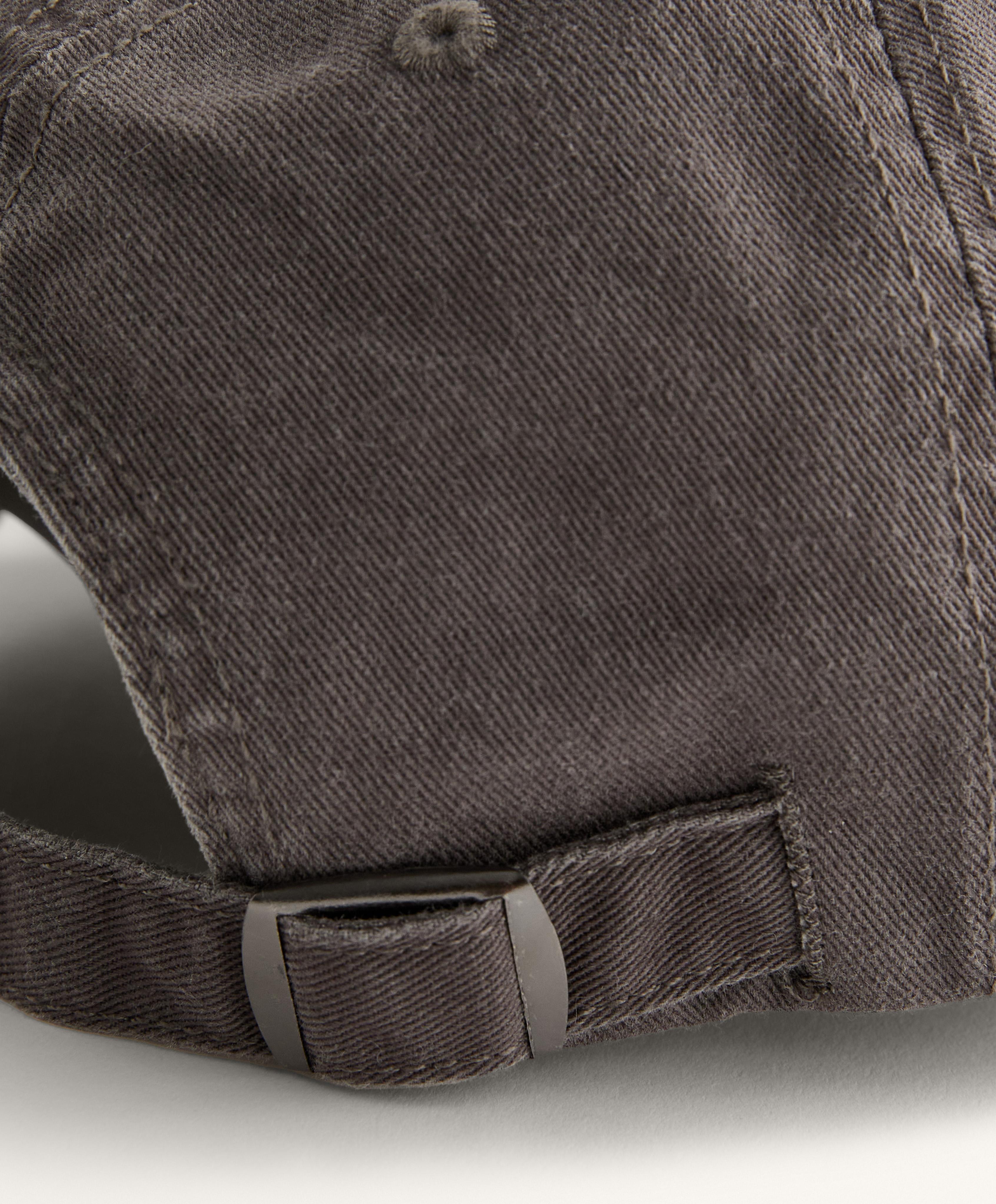 100% cotton cap with washed effect 100% cotton cap with washed effect