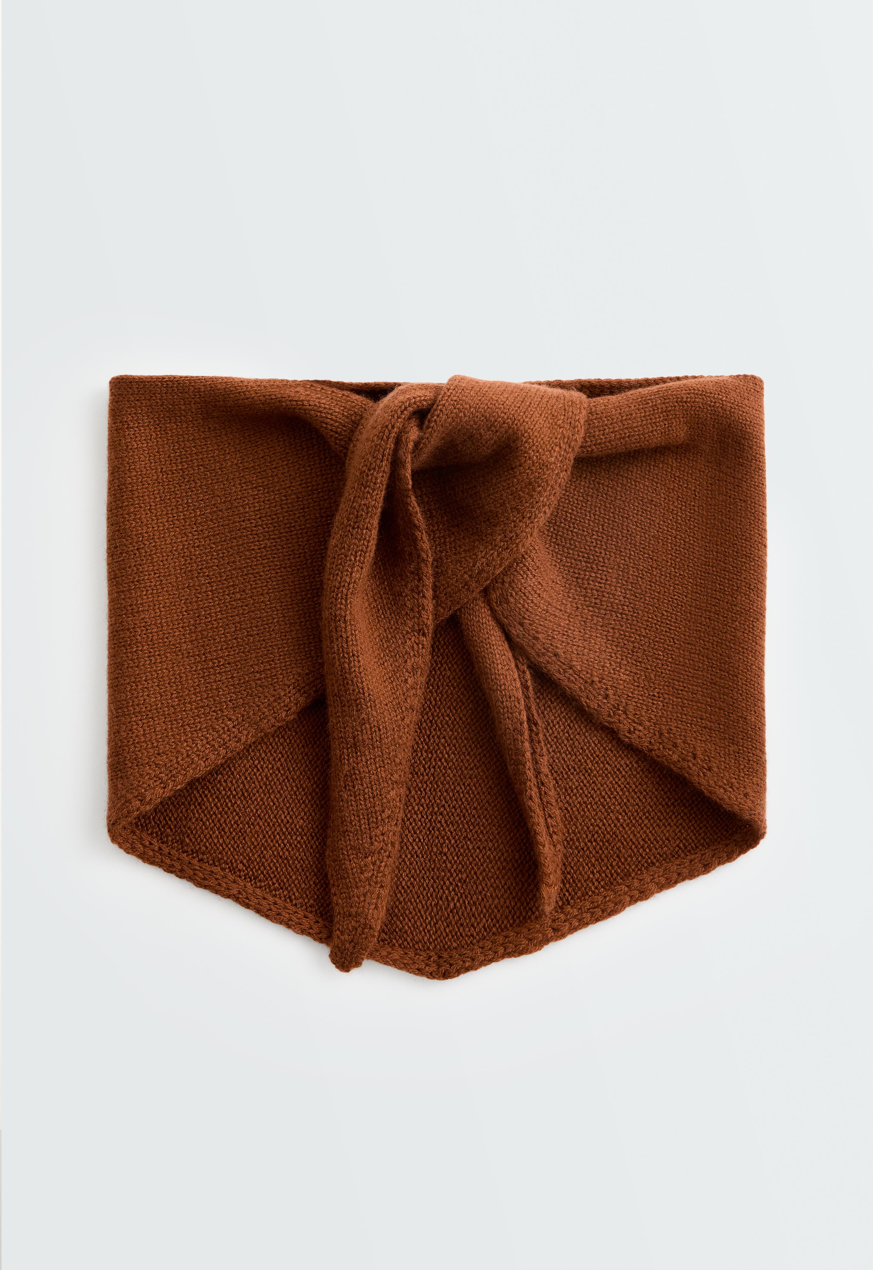 Knit bandana 90% wool 10% cashmere Knit bandana 90% wool 10% cashmere