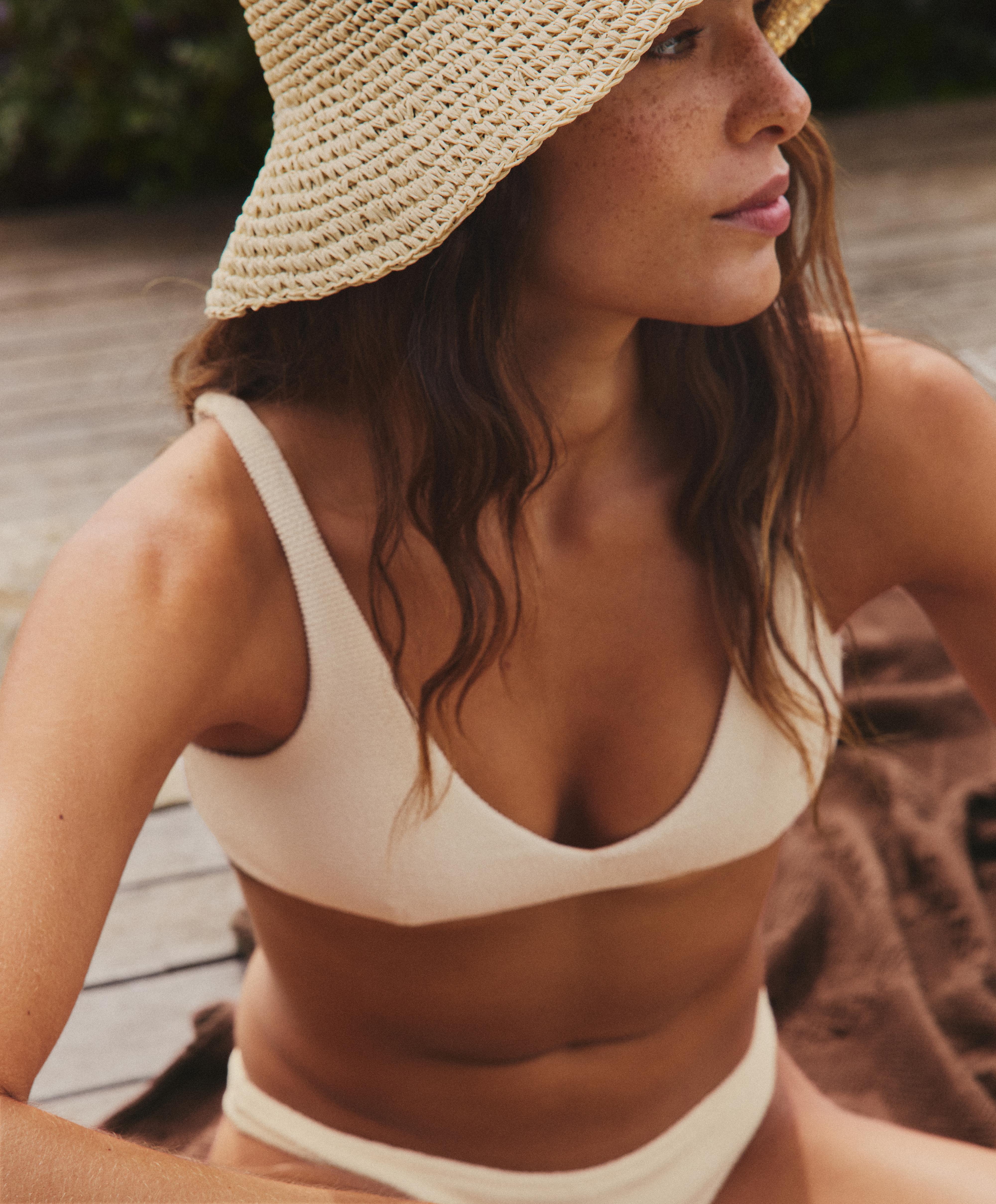 Crinkle halter bikini — ECRU