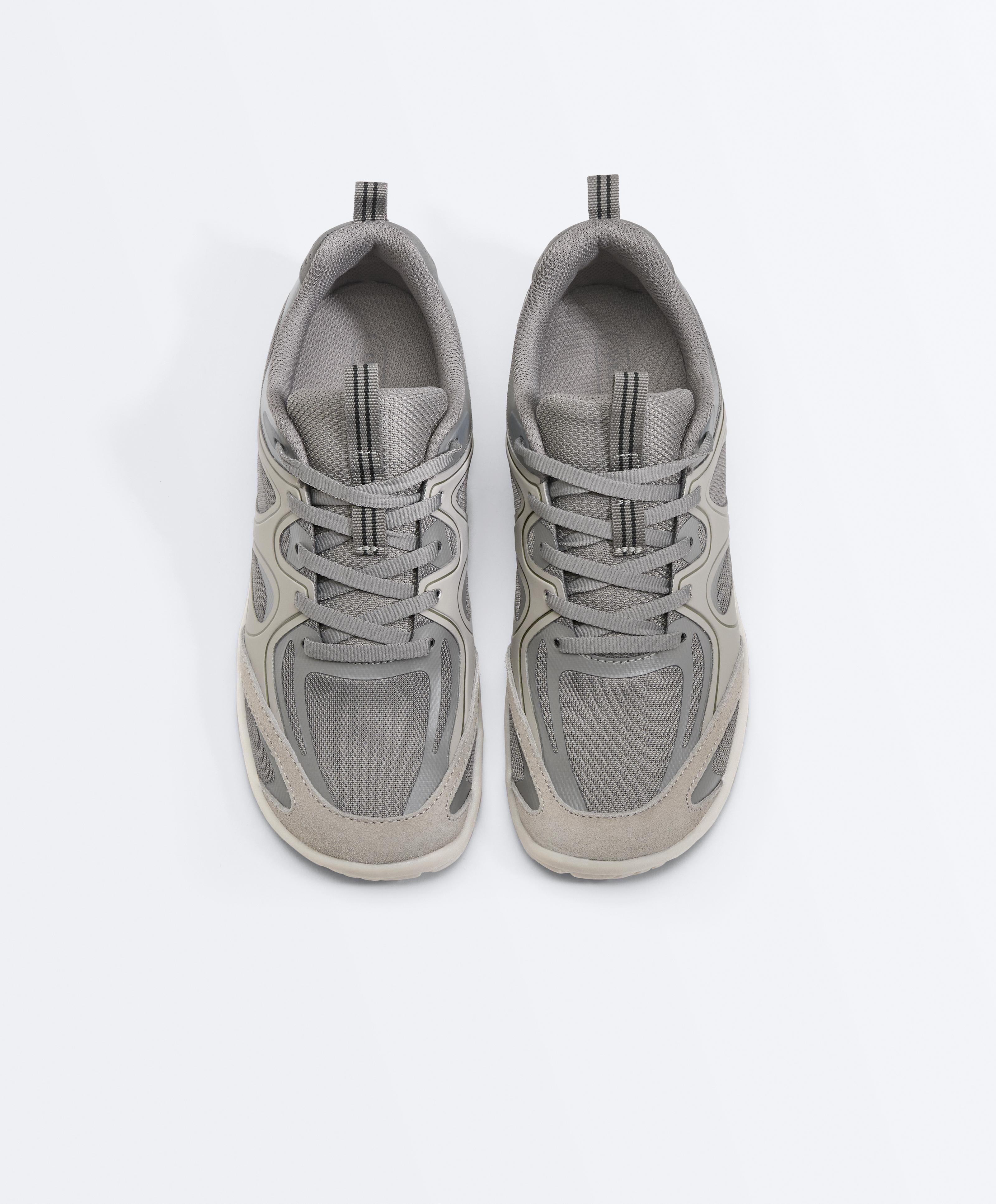 Barefoot multi-activity sports trainers