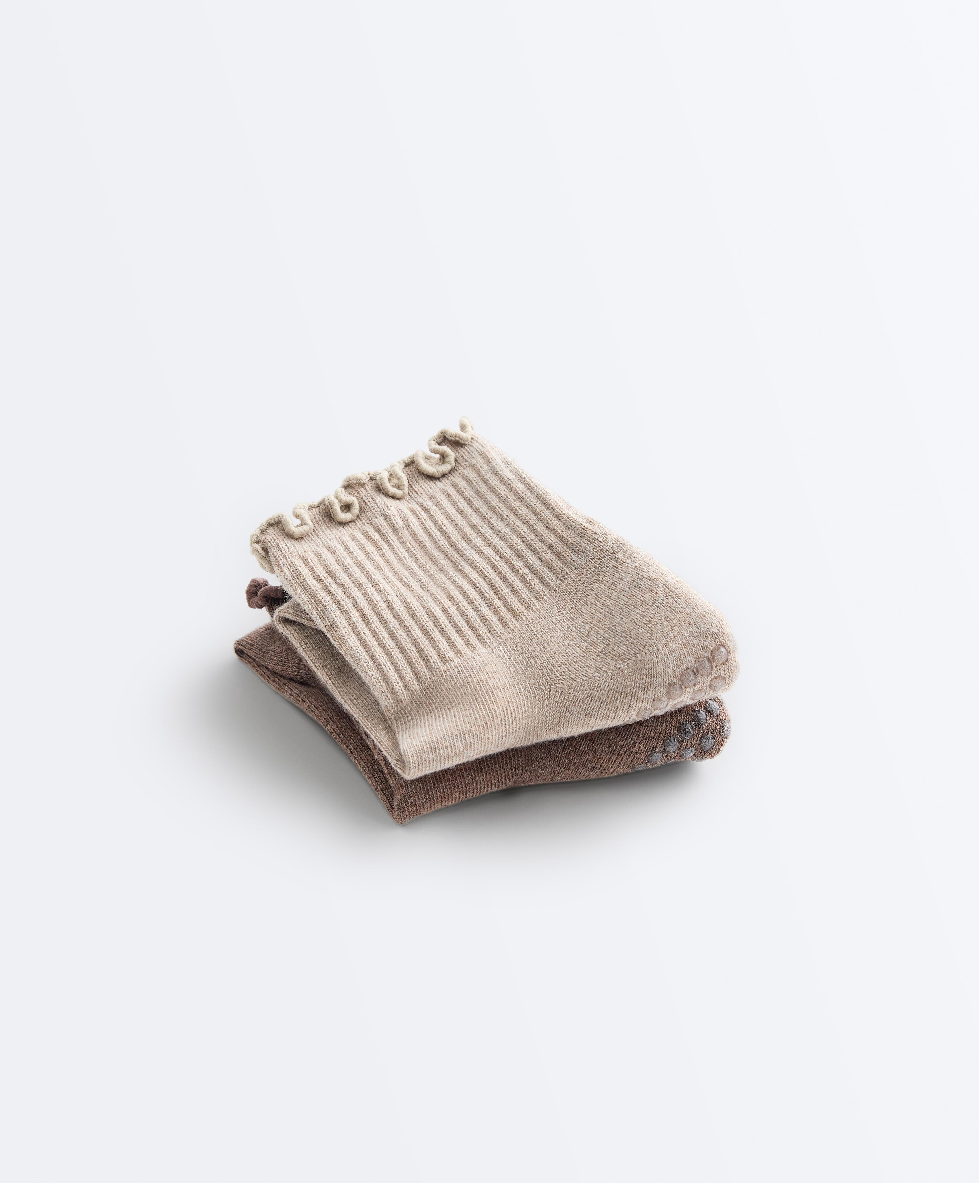 2 pairs of cotton curling quarter yoga and Pilates socks — PALE TAN