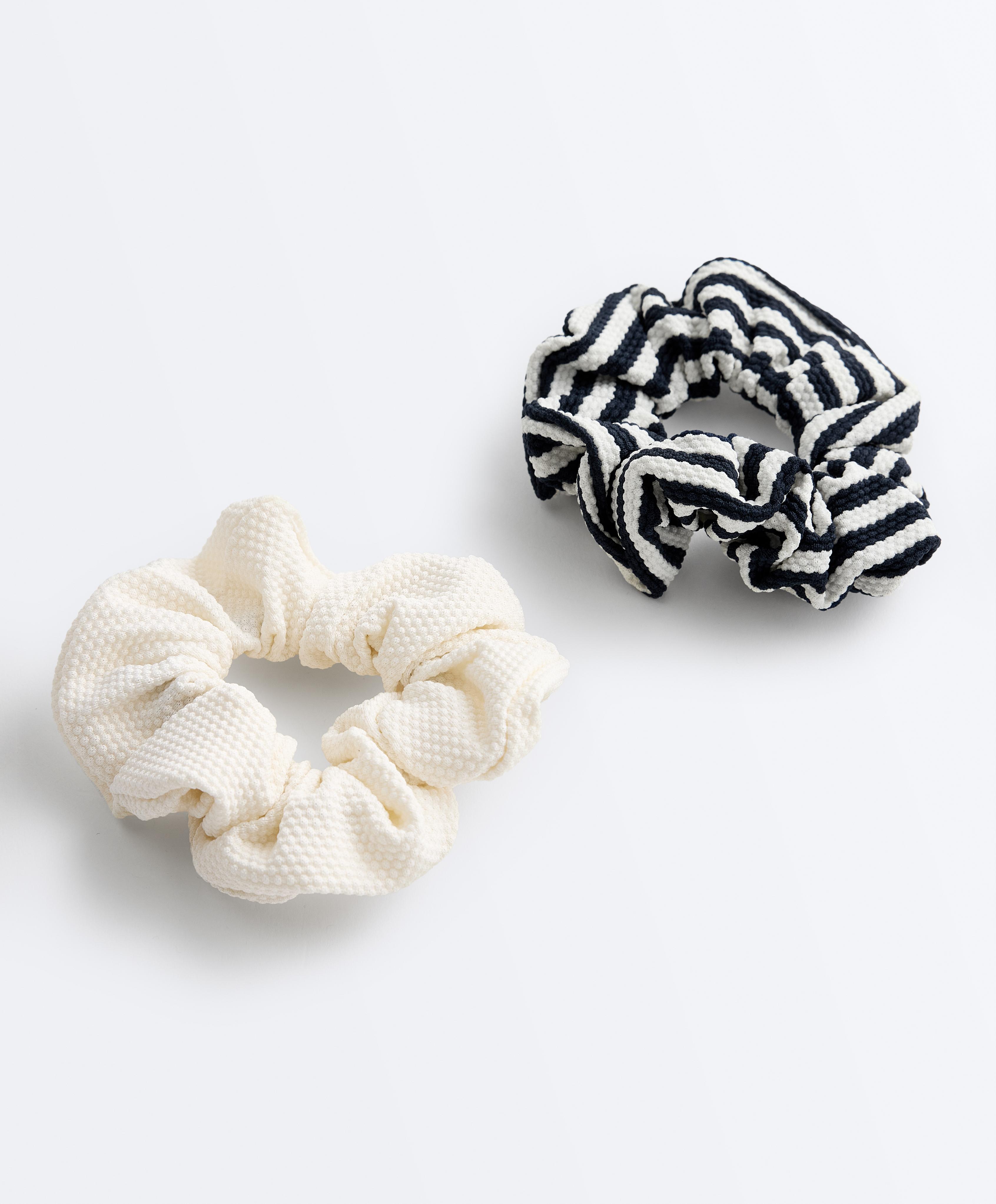2 large structured scrunchies 2 large structured scrunchies