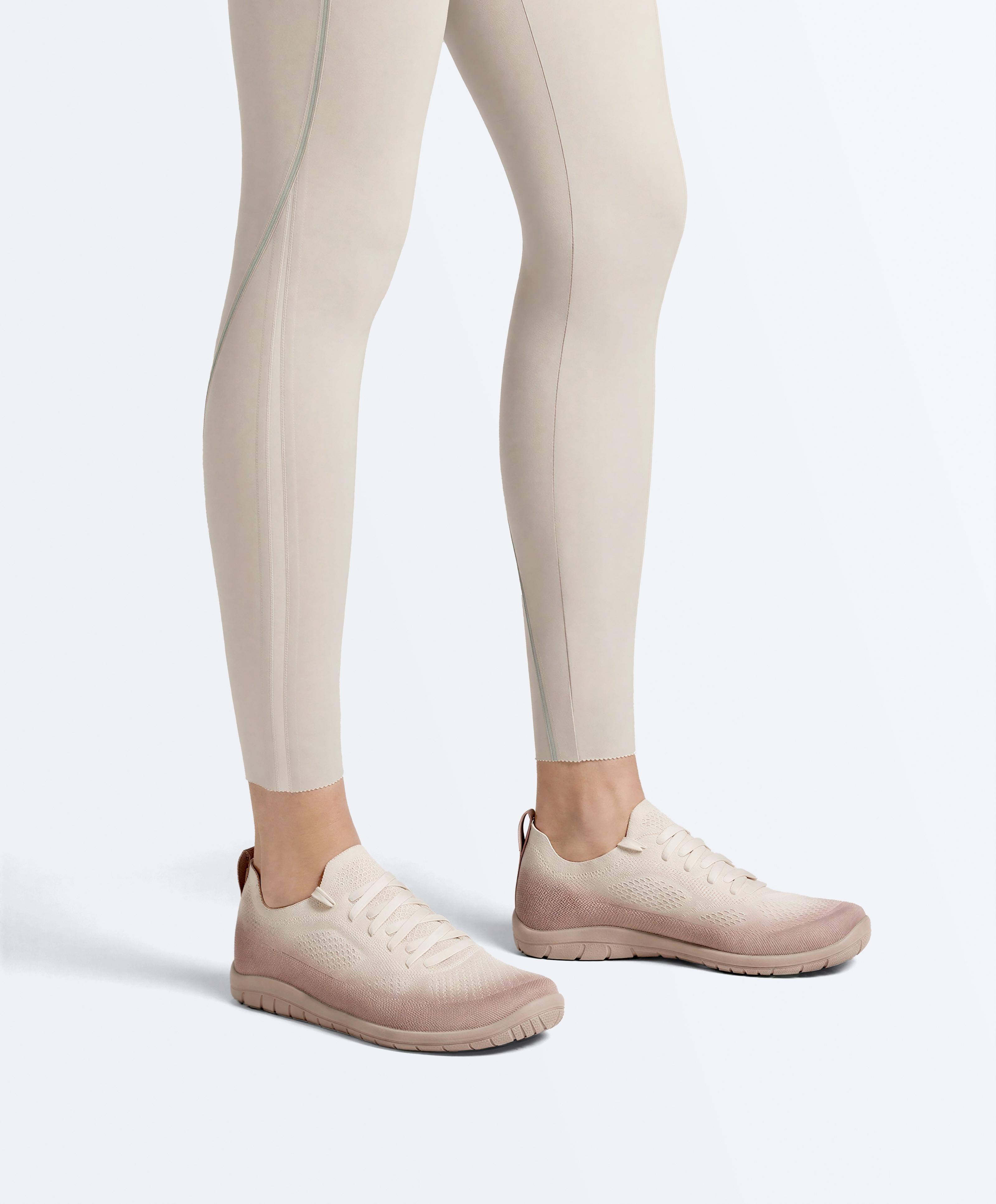 Multi-activity barefoot trainers — MAUVE