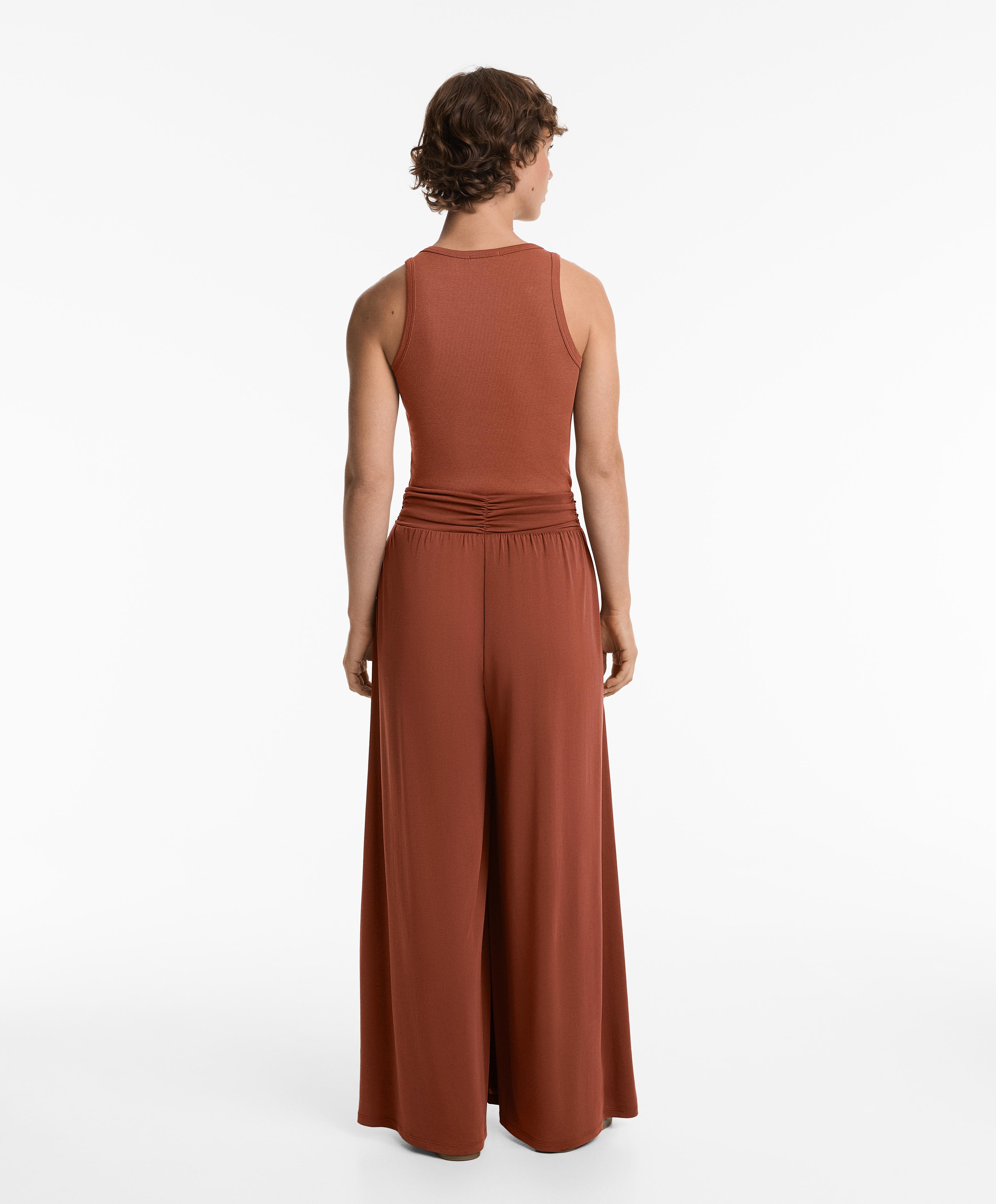 Yalangoch emo qizlar lesbian porno Oshxonada jinsiy nonushta