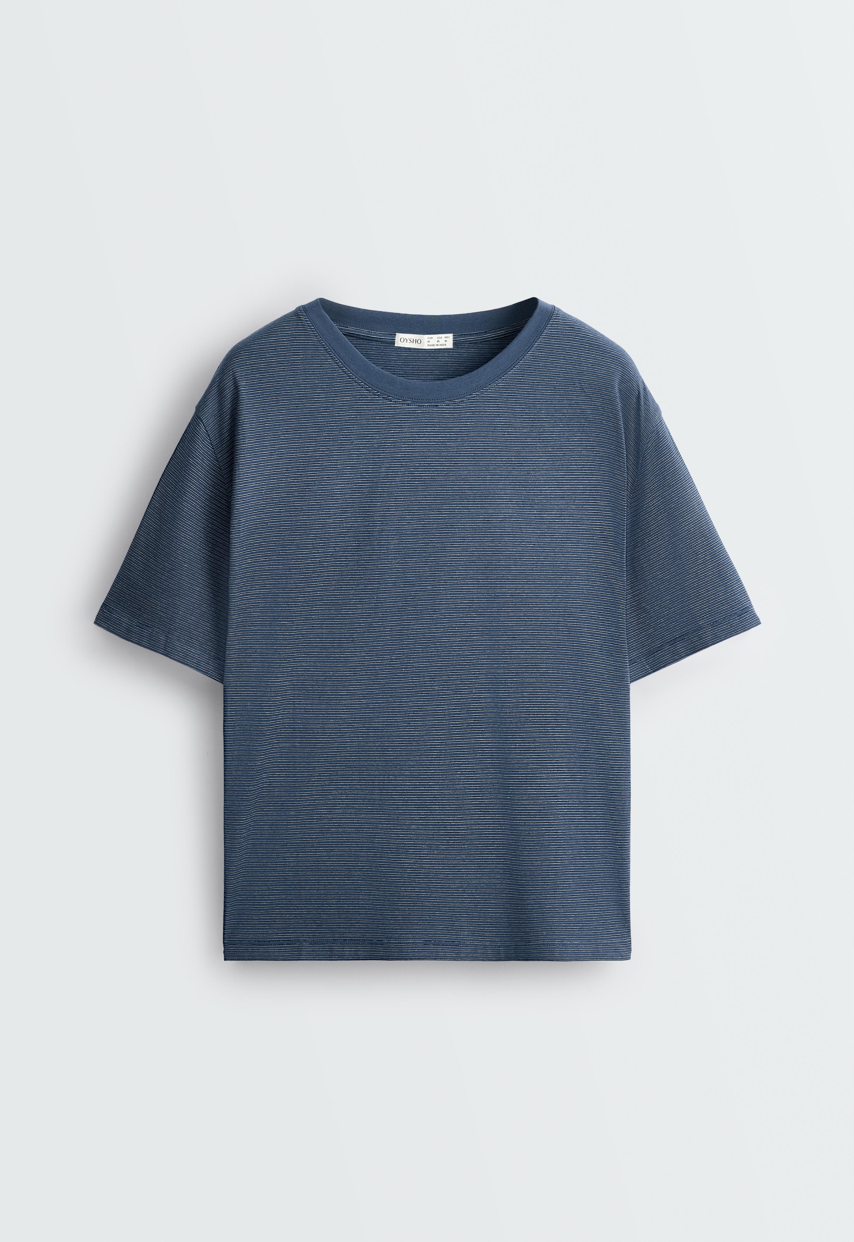 เสื้อยืดทรง boxy แขนสั้นลายทาง