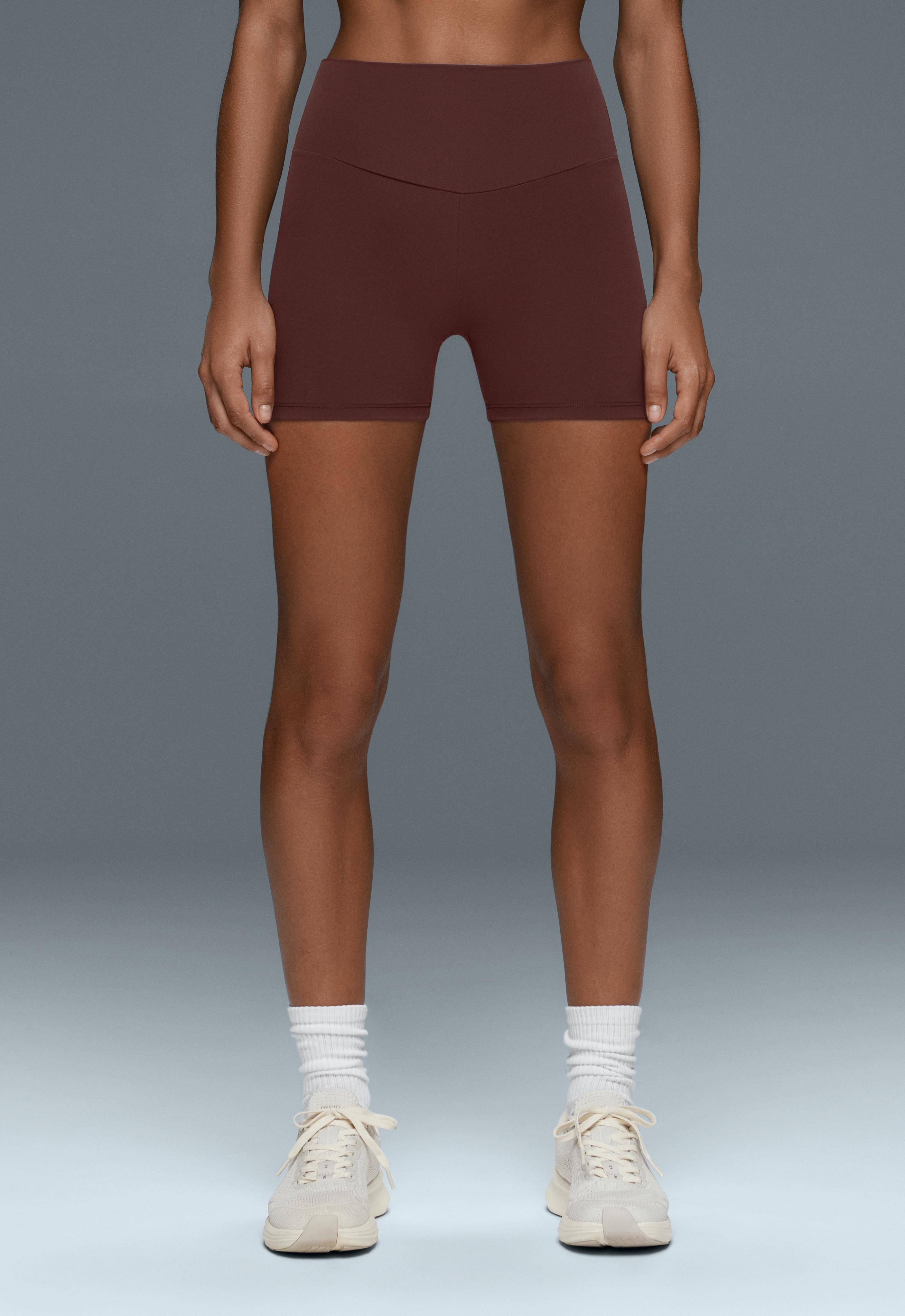 Comfortlux high-waisted 10cm hot pants — CHOCOLATE